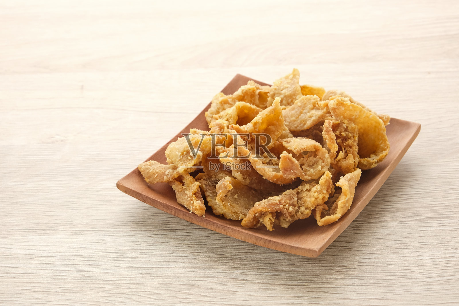 脆炸鸡皮(Kulit Ayam Krispi)照片摄影图片