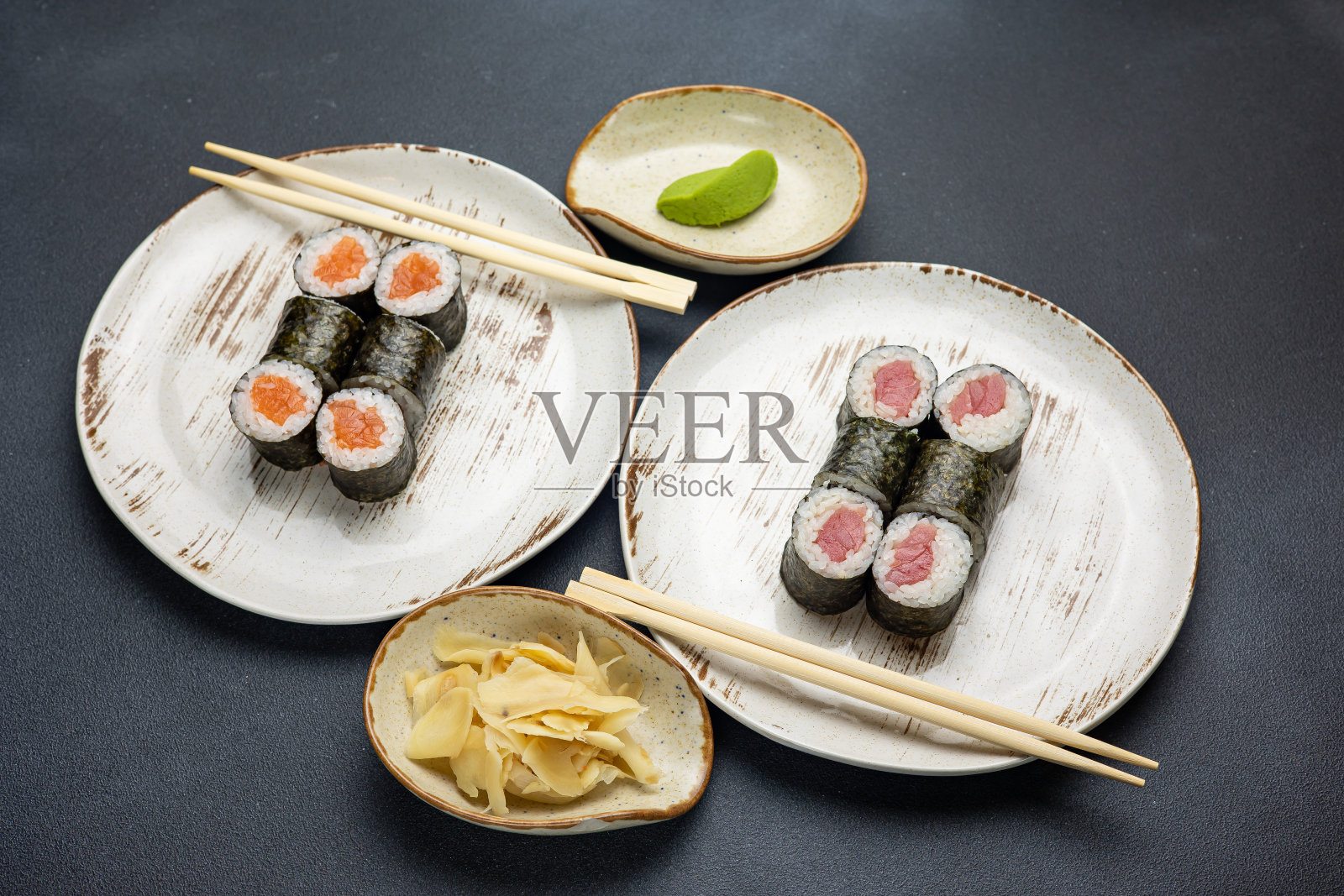 日本料理。各种卷。近距离照片摄影图片