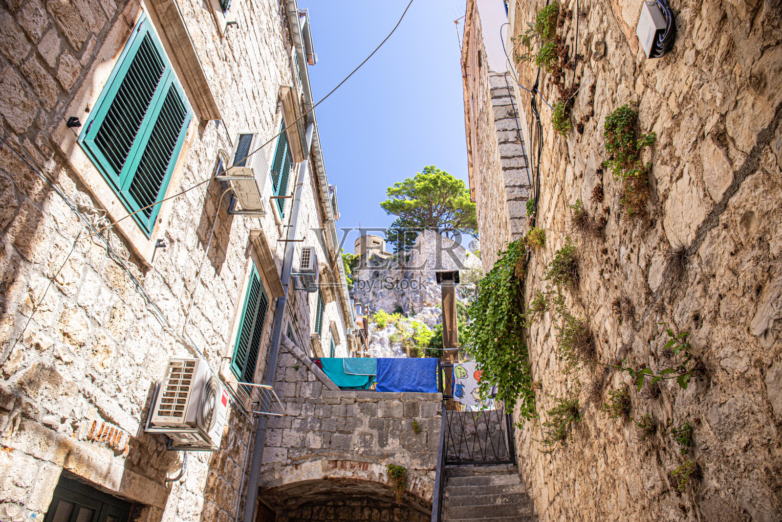 克罗地亚斯普利特和杜布罗夫尼克之间的海岸线照片摄影图片