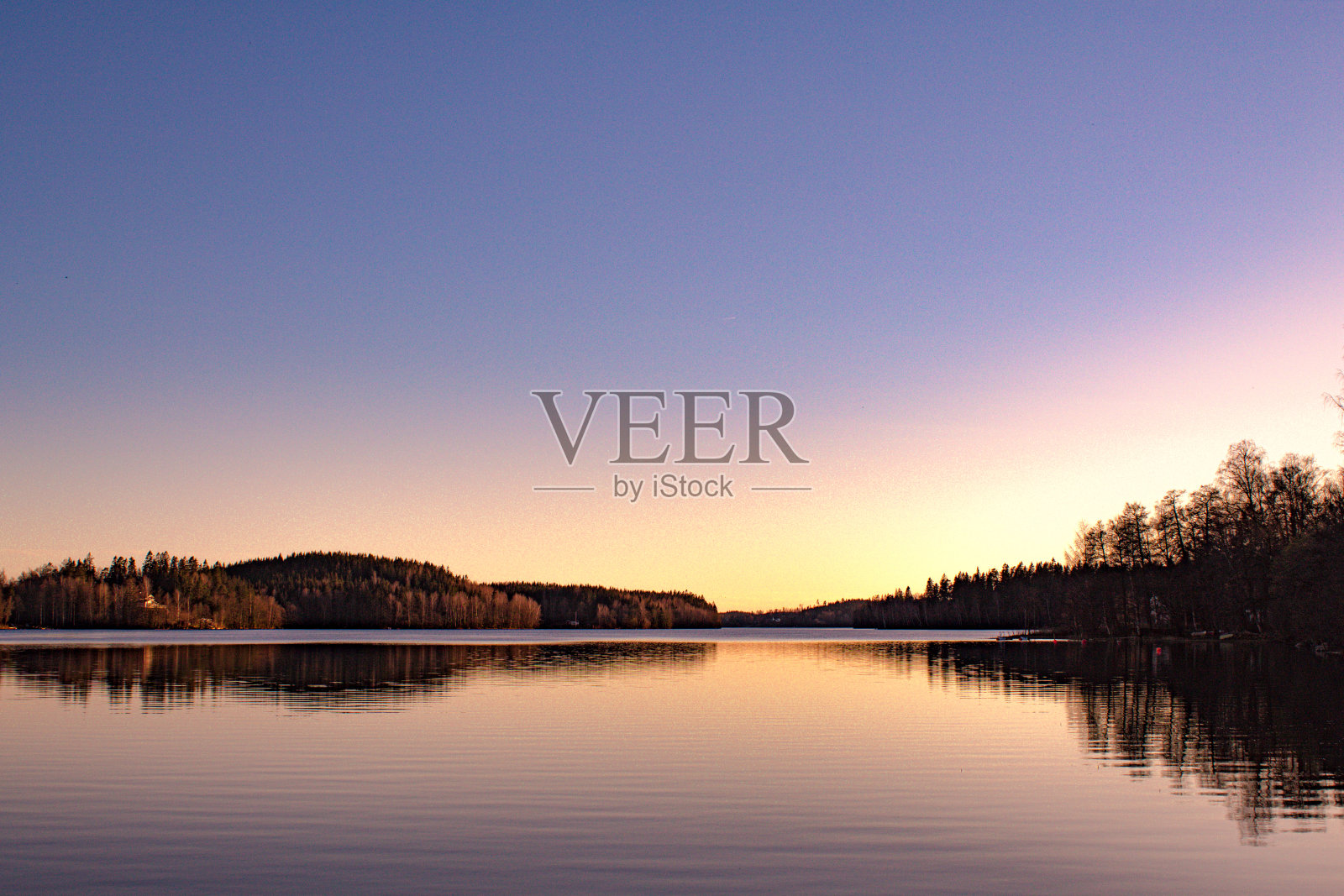 湖上美丽的日落照片摄影图片