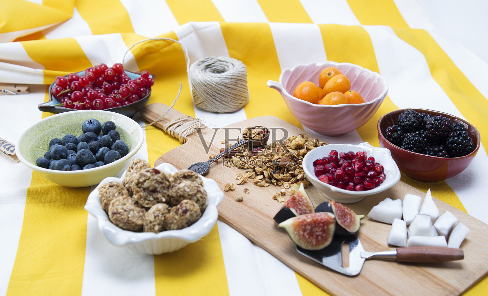 水果格兰诺拉燕麦棒照片摄影图片