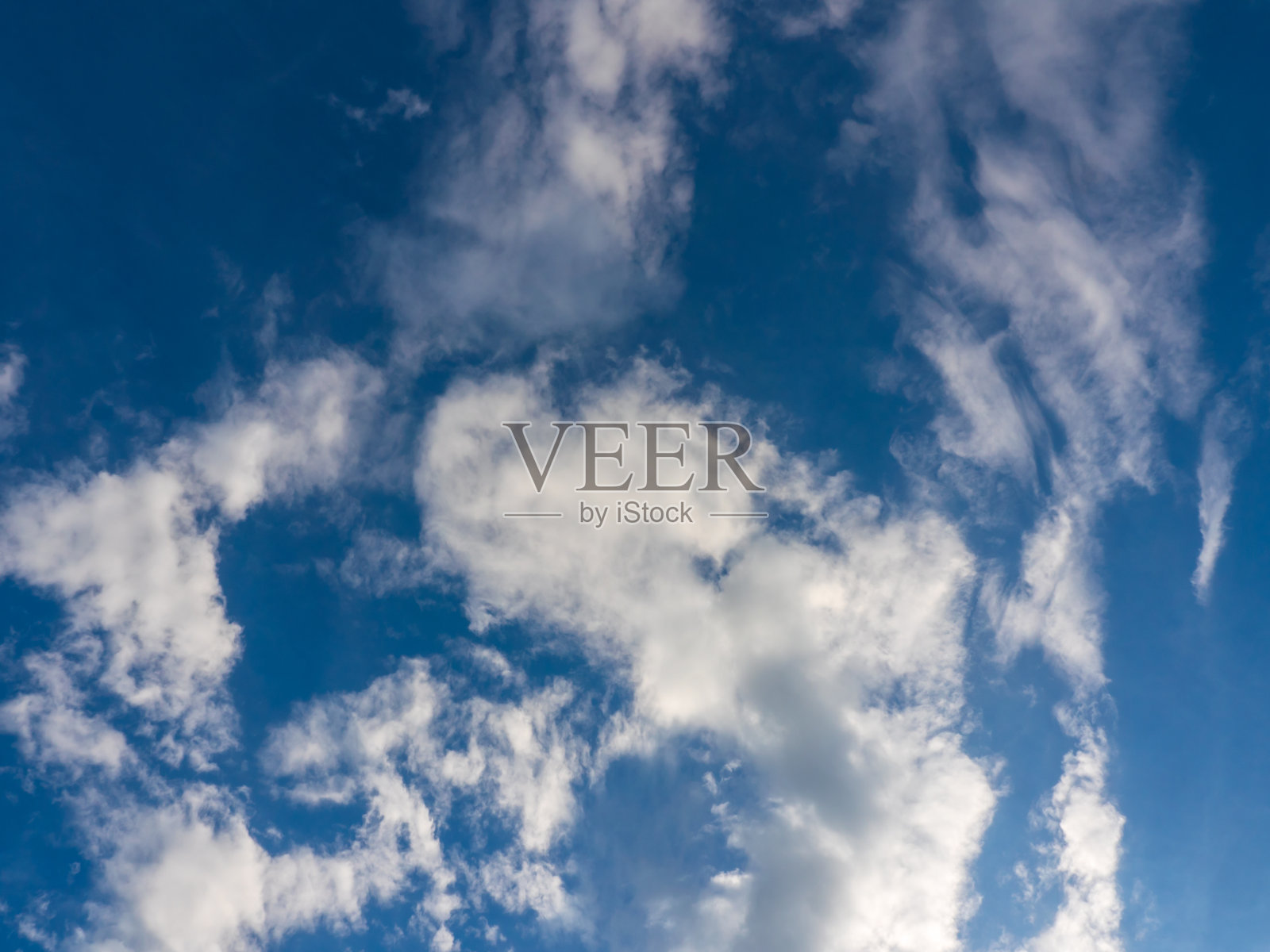 蓝天白云,晴空万里,蓝天白云,鸟瞰蓝天白云,自然晴空万里。照片摄影图片