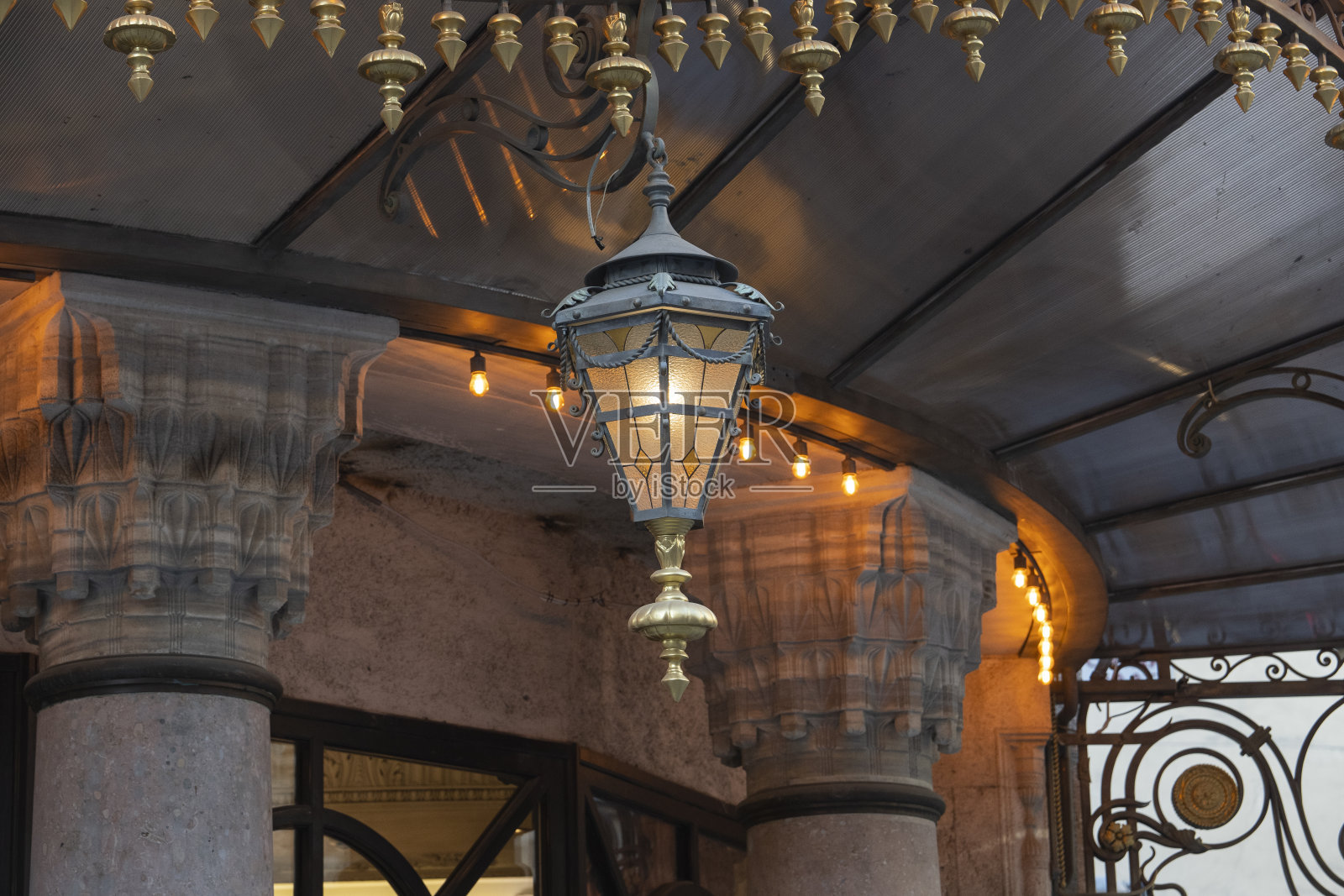 彩色大巴扎照片,大巴扎(Kapalicarsi) Eminonu,法提赫伊斯坦布尔,土耳其(Turkiye)照片摄影图片