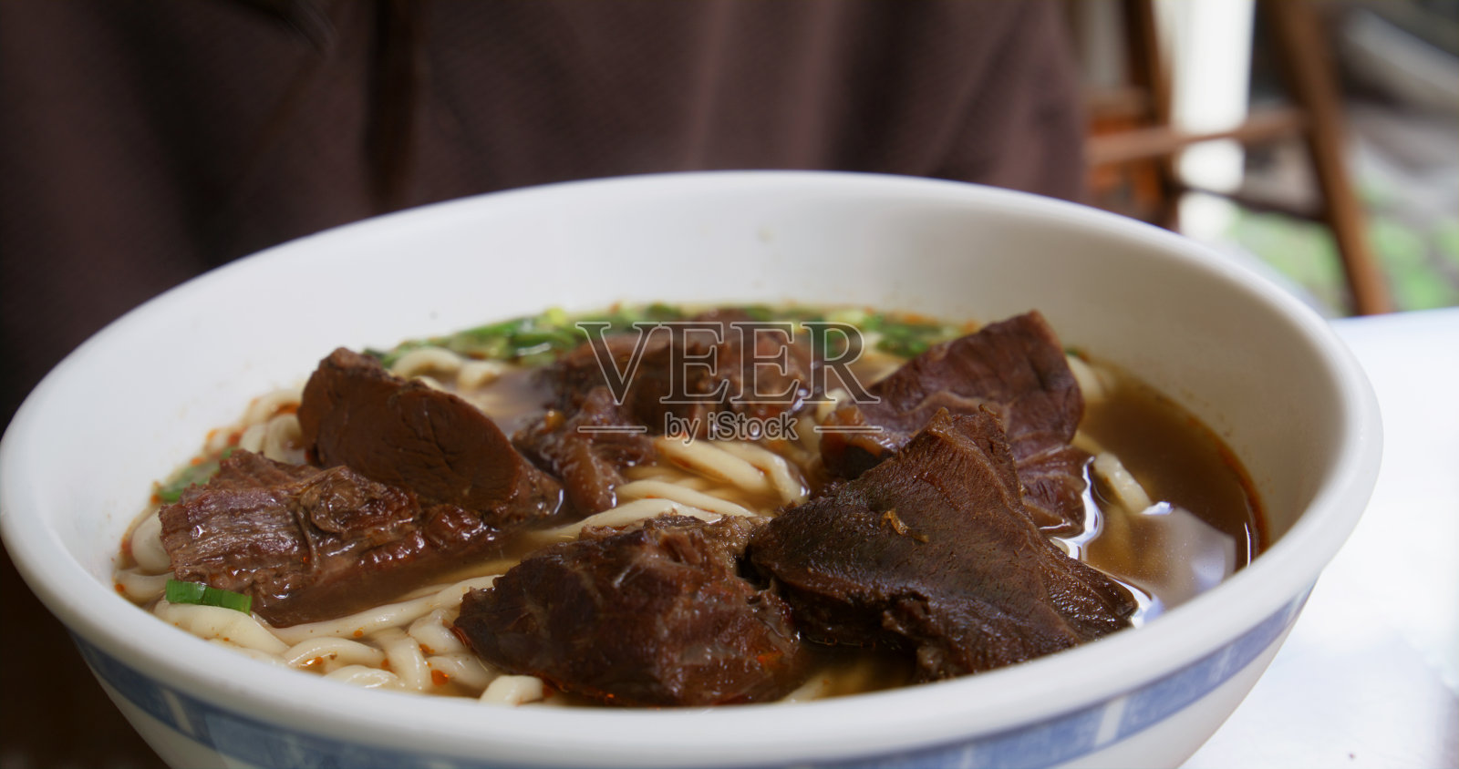 台湾红烧牛肉面照片摄影图片