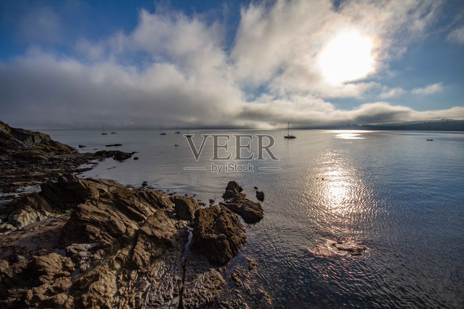 日落在圣奥斯特尔湾,波尔克里斯,康沃尔,英国照片摄影图片