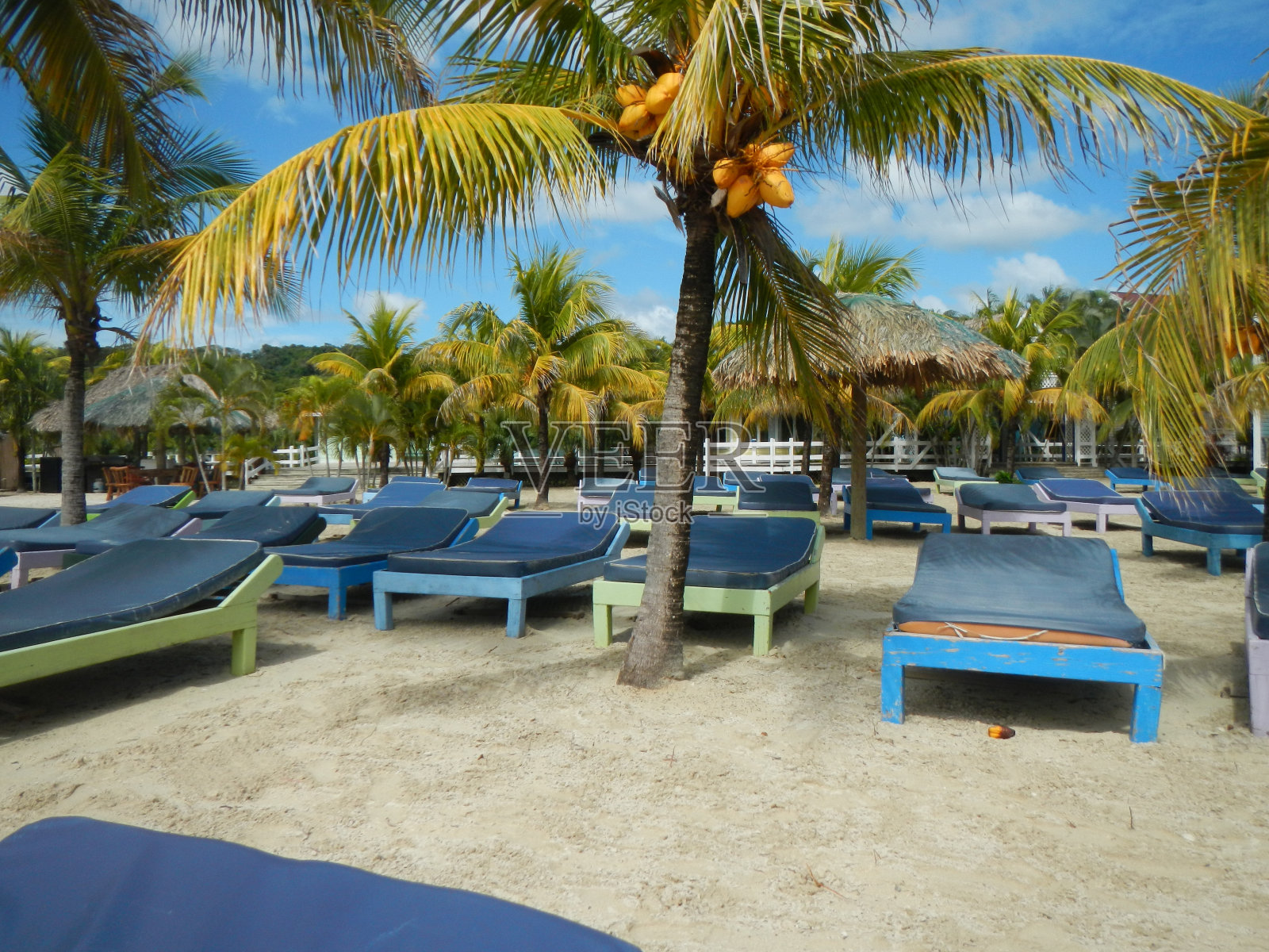 天堂的椅子照片摄影图片