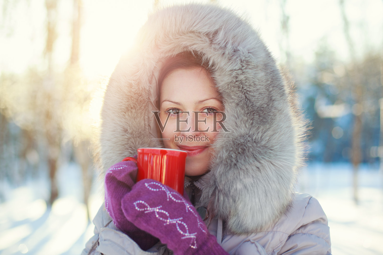 年轻女子冬季肖像照片摄影图片