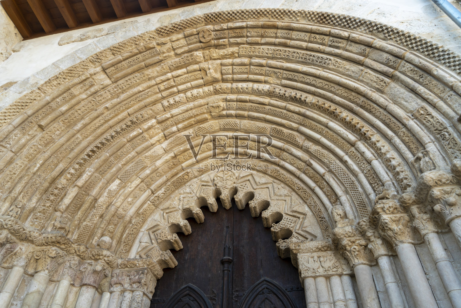 西班牙纳瓦拉的中世纪小镇埃斯特拉照片摄影图片