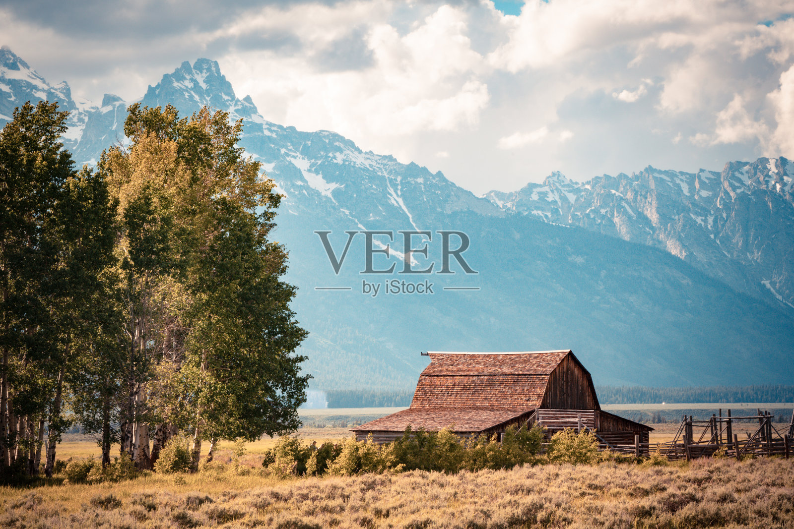 约翰莫尔顿谷仓从摩门教街,大提顿国家公园,怀俄明州杰克逊。照片摄影图片