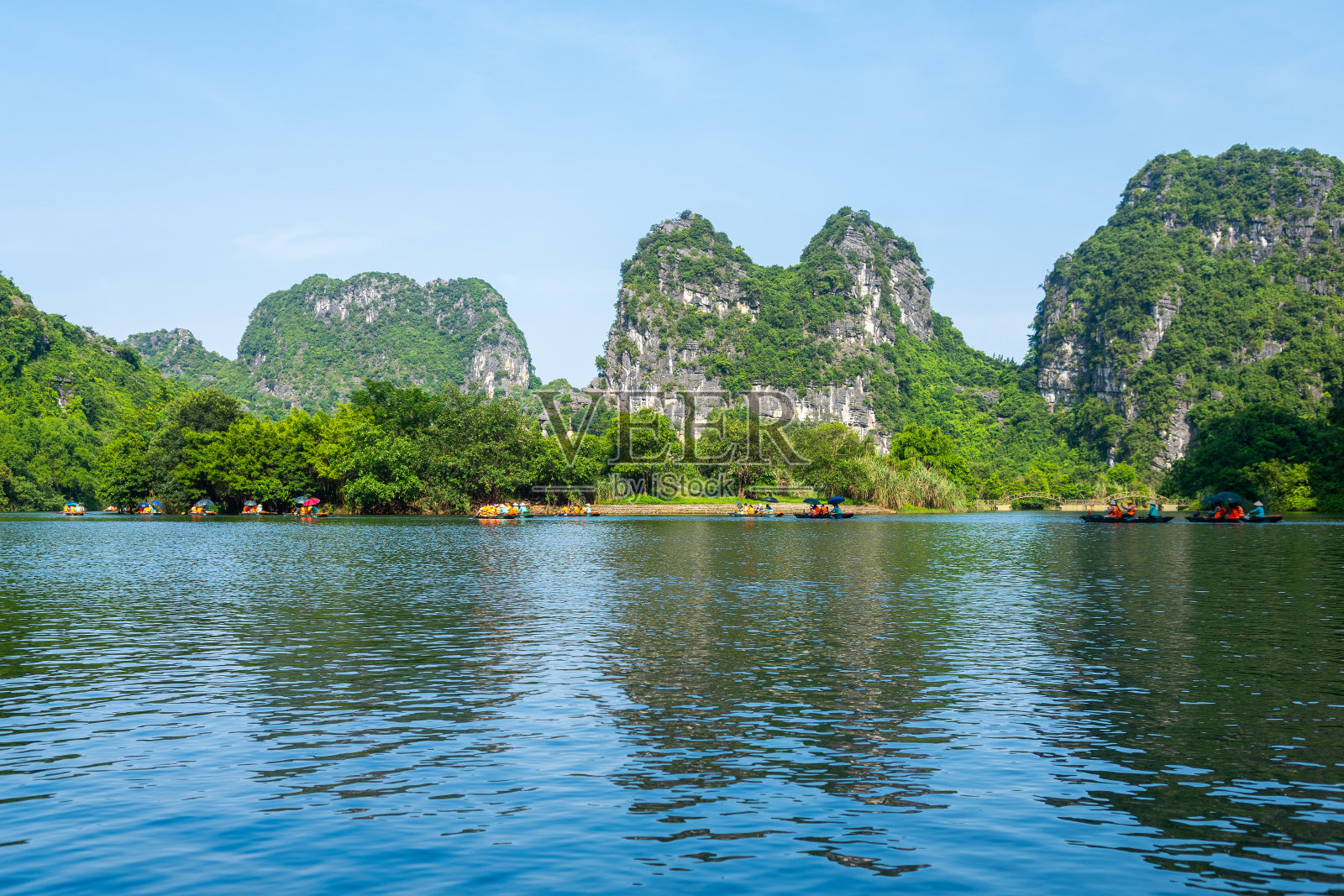 越南宁滨的东安天池塘照片摄影图片