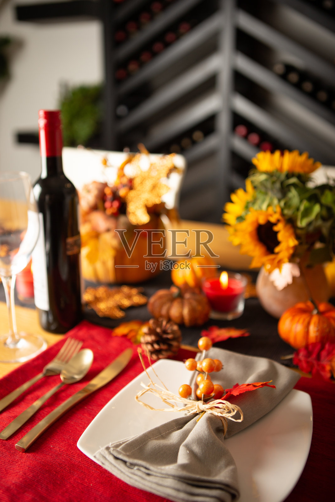 秋季餐桌装饰照片摄影图片