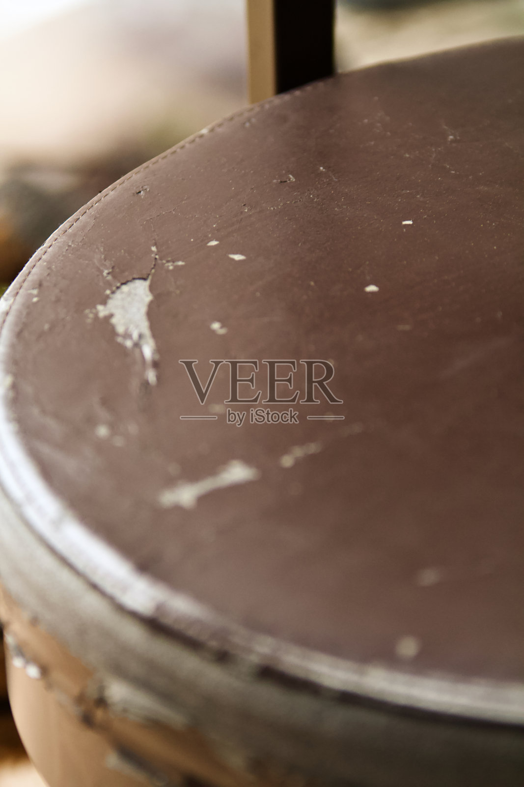 椅子上剥皮照片摄影图片