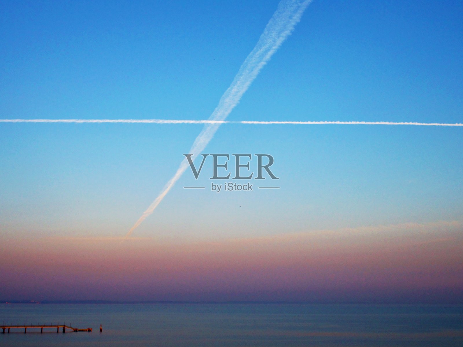 海滩上的早晨照片摄影图片