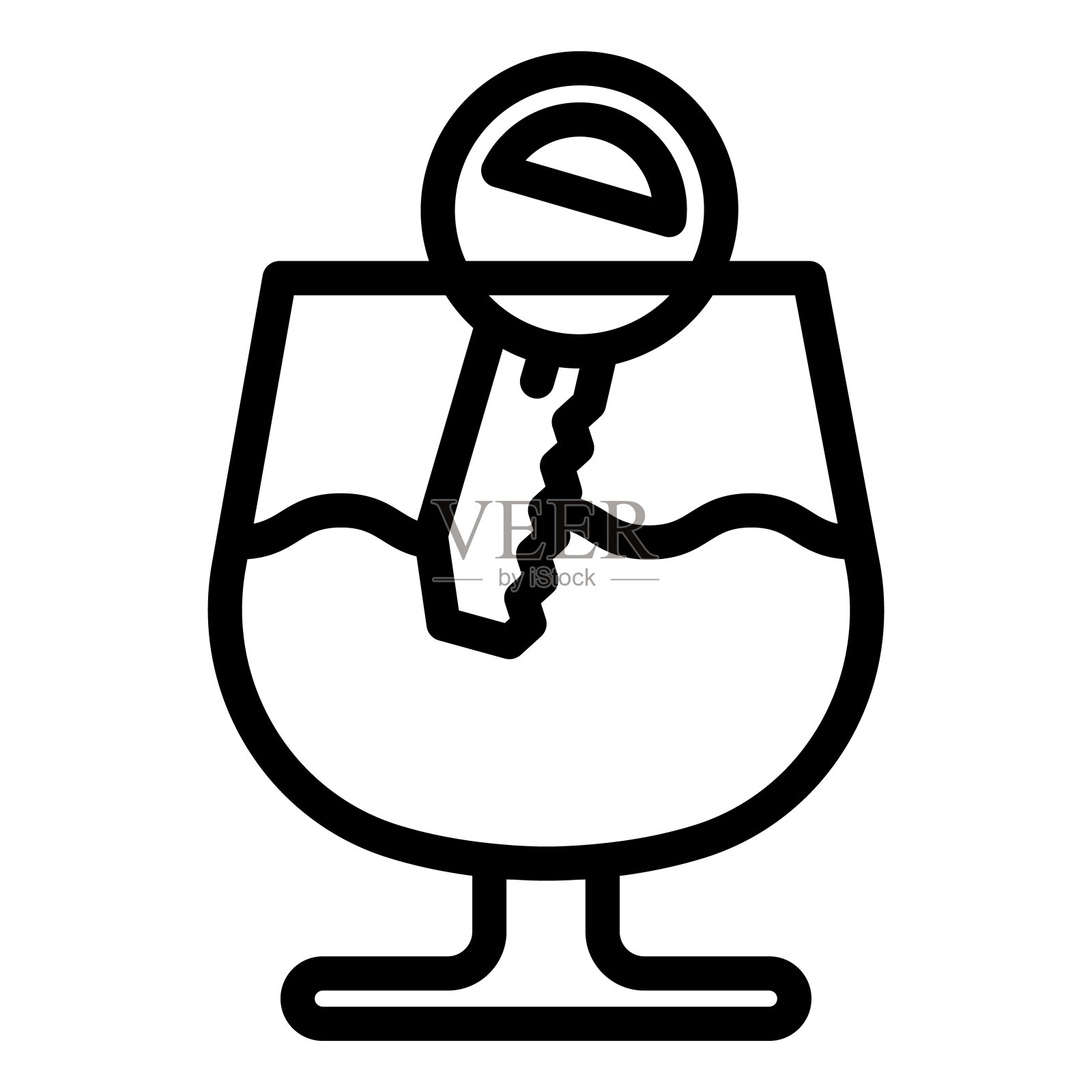 酒驾线图标。汽车发动机钥匙在酒杯上的标志,白色背景上的轮廓风格象形文字。交通事故标志移动概念网页设计。矢量图形。插画图片素材