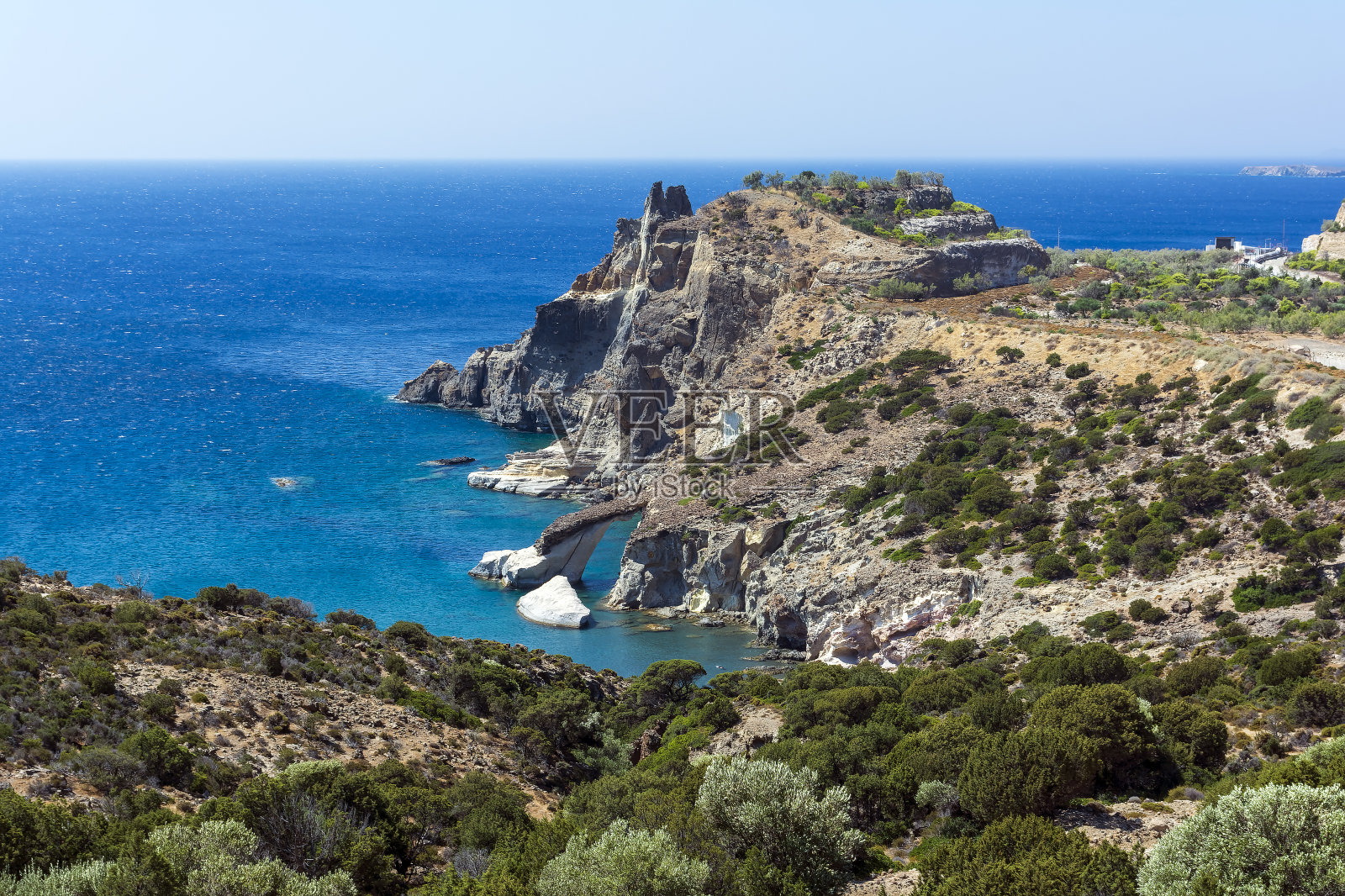 希腊基克拉迪斯,米洛斯岛的格朗尼塔斯海滩照片摄影图片