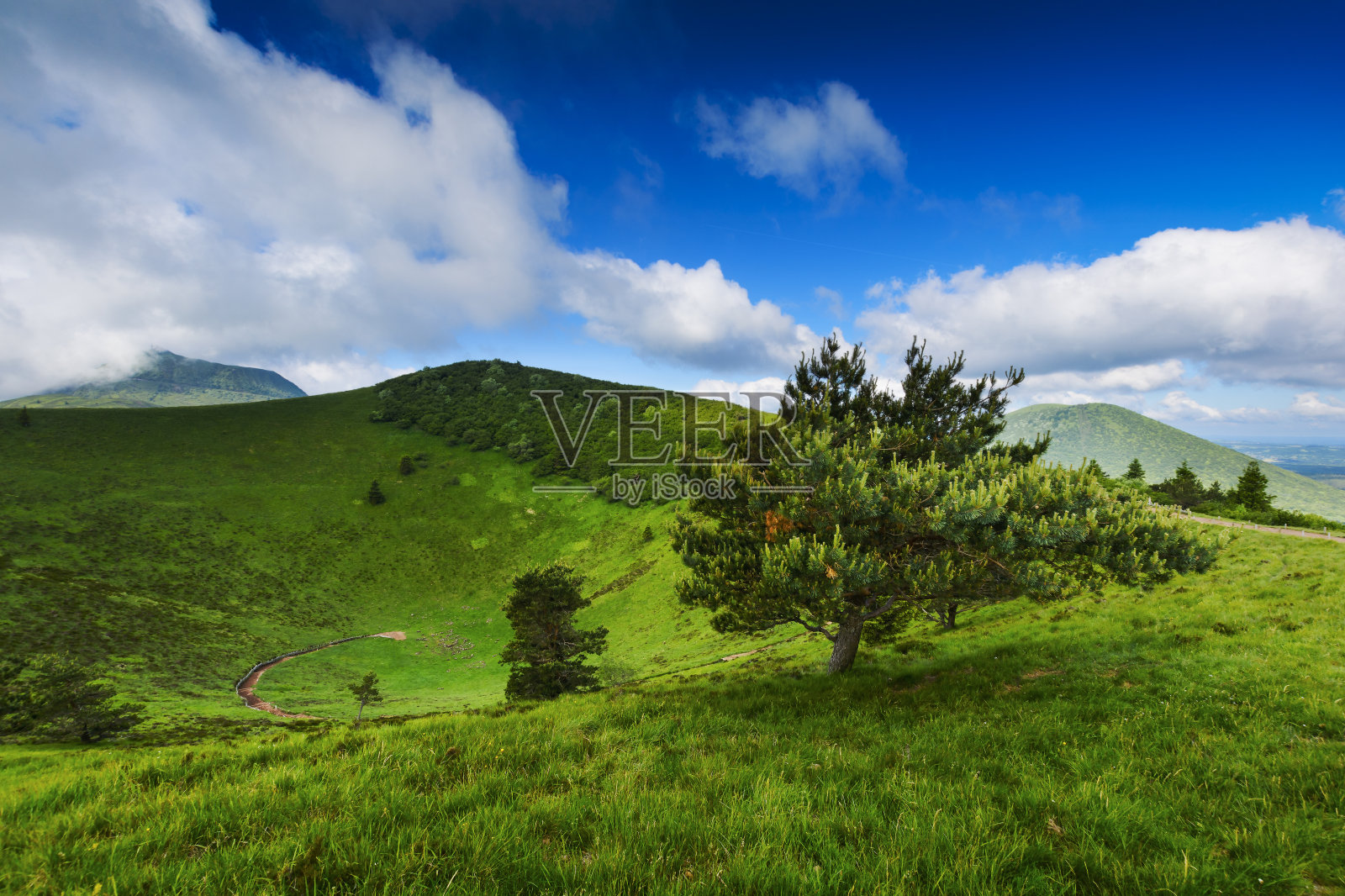 奥弗涅Puy Pariou的古老火山照片摄影图片