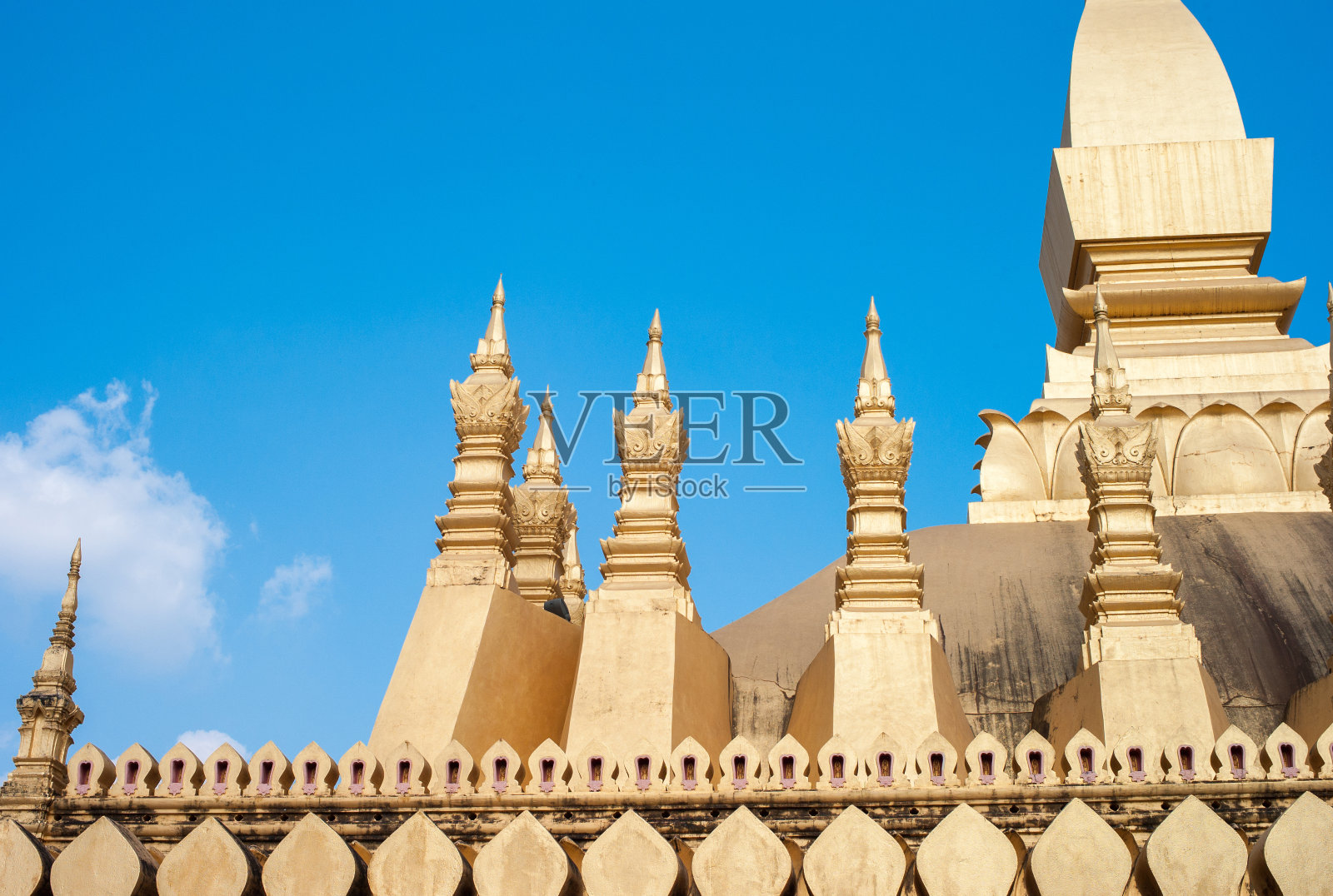 老挝万象的Pha That Luang照片摄影图片