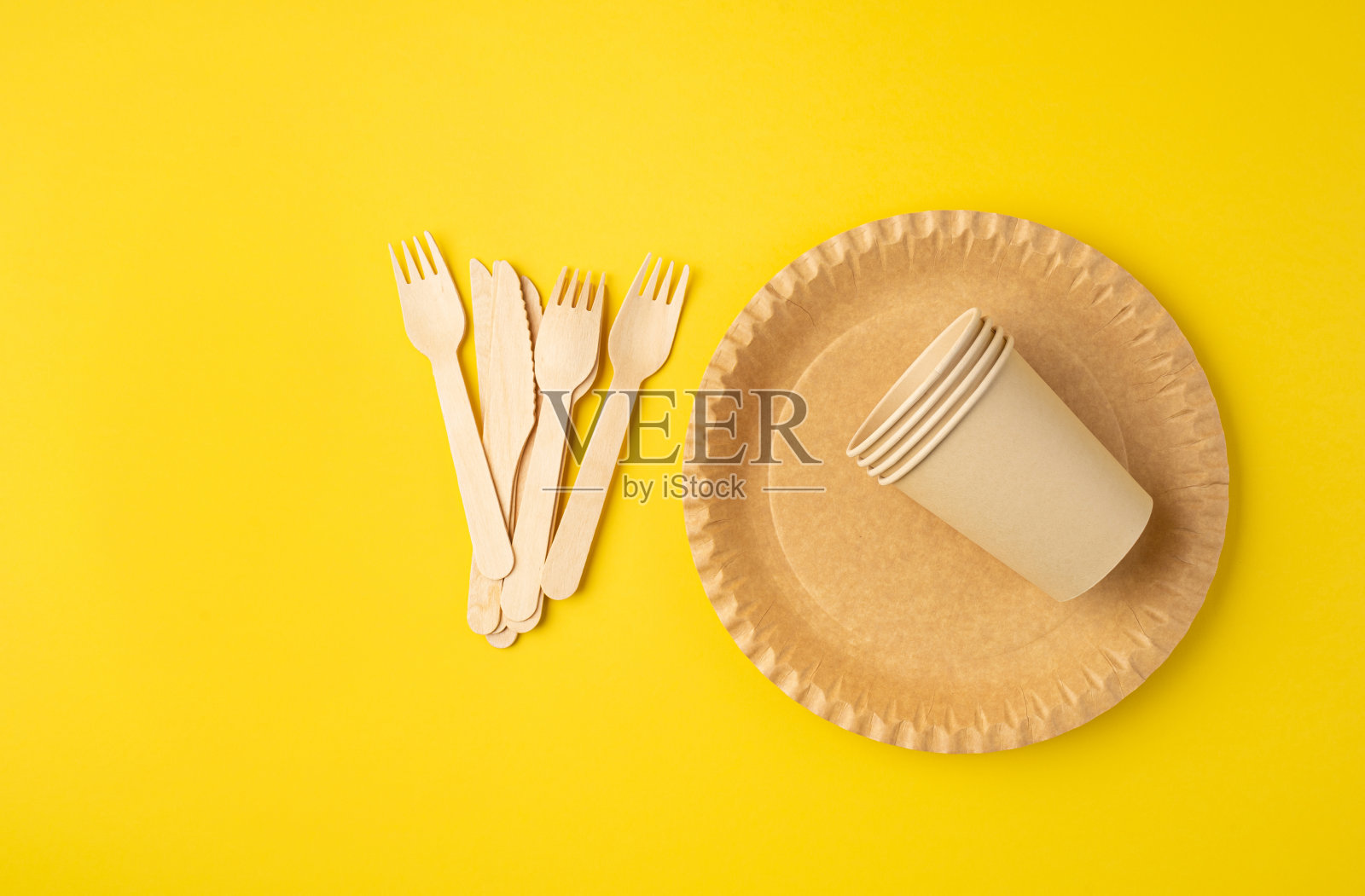 采购产品纸盘,叉,刀,生态餐具,一次性餐具,可生物降解的,生态生态餐桌设置野餐照片摄影图片