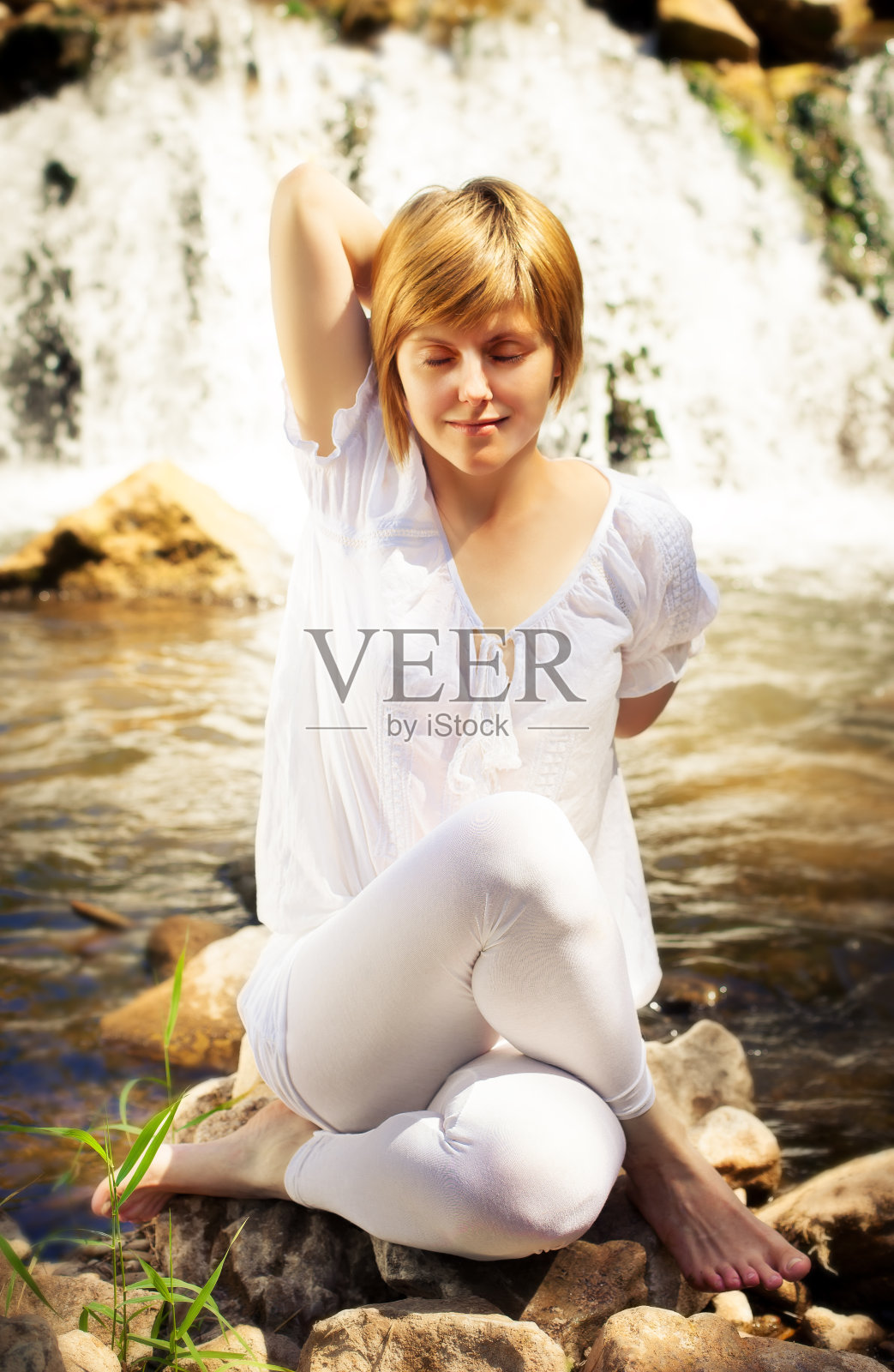 大自然中的瑜伽照片摄影图片