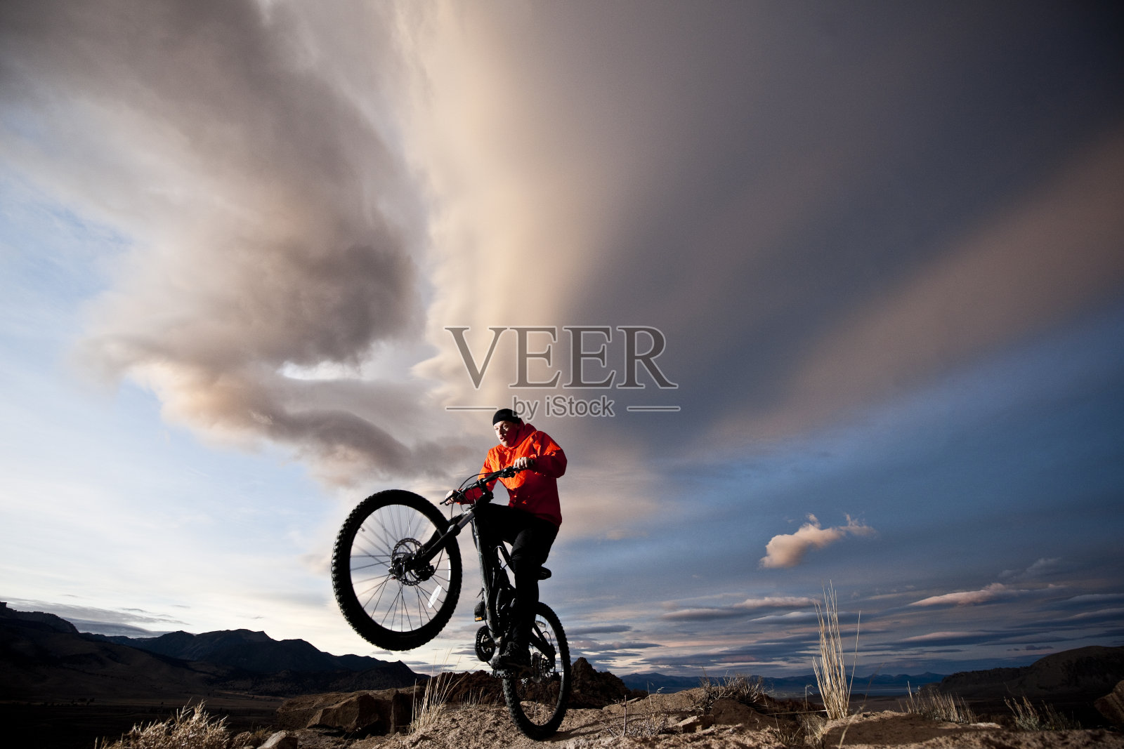 日落的行动照片摄影图片