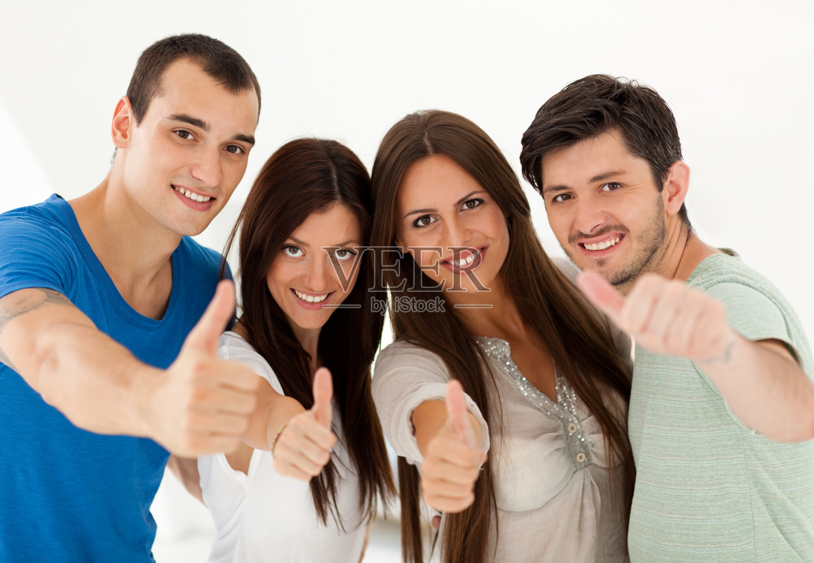 四个朋友照片摄影图片