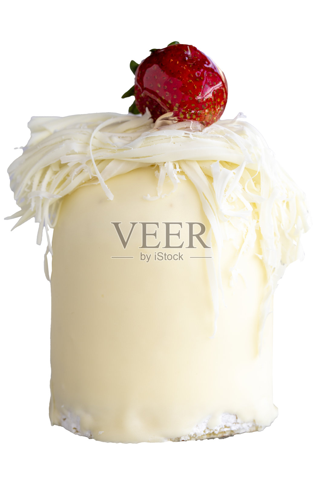 草莓蛋糕。烘焙产品。白色背景上的白巧克力蛋糕。近距离照片摄影图片