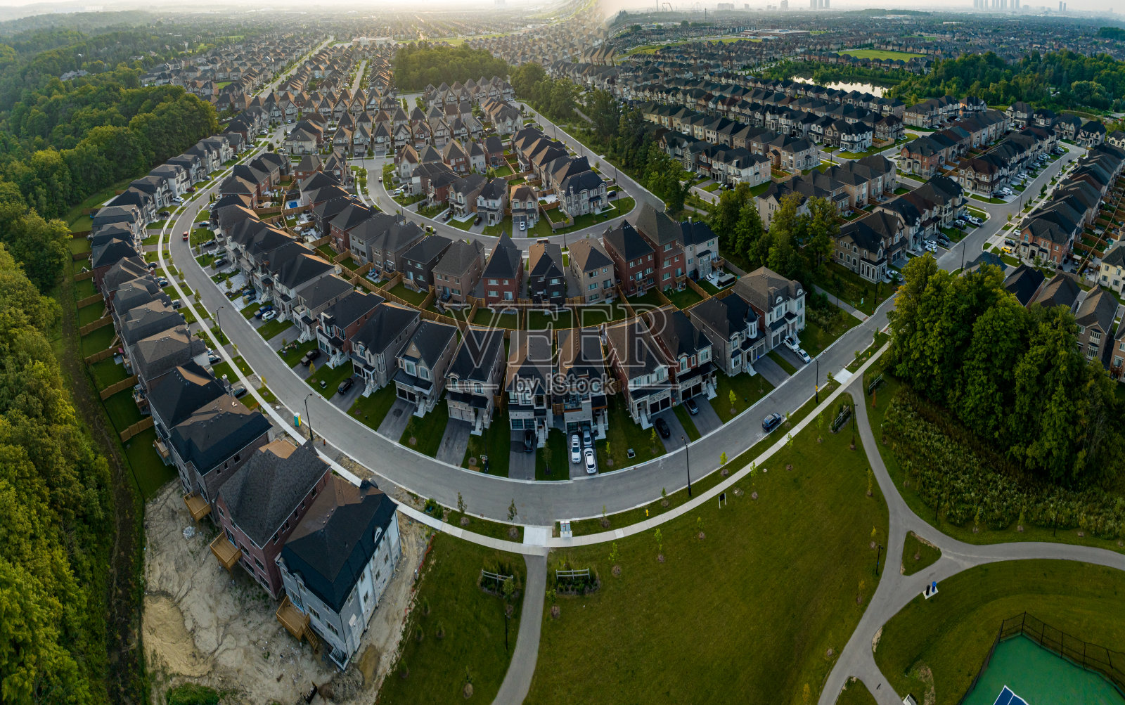 加拿大伍德布里奇,戛纳社区公园和Major MacKenzie博士的新住宅区照片摄影图片