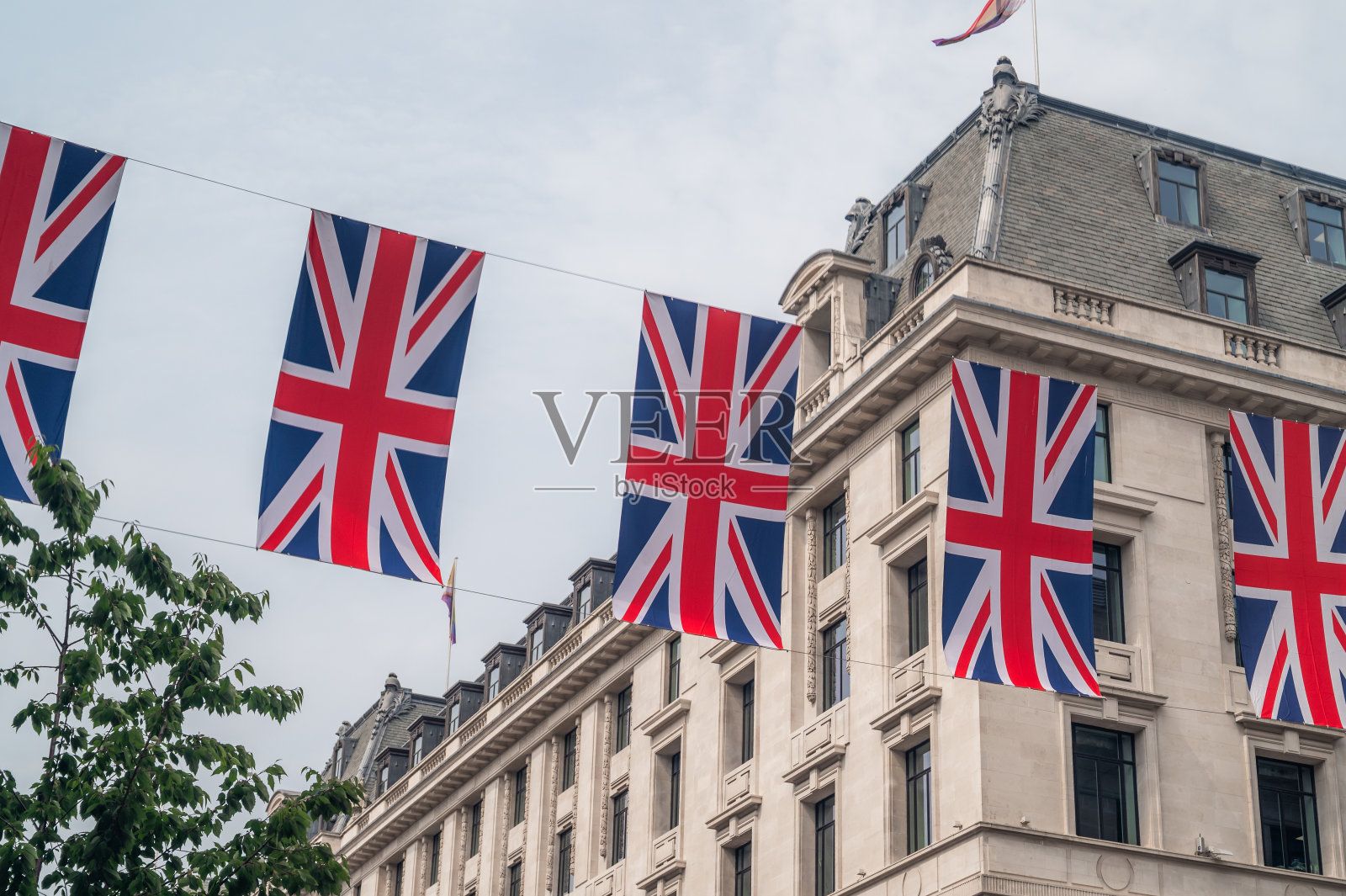 伦敦摄政街的英国国旗照片摄影图片