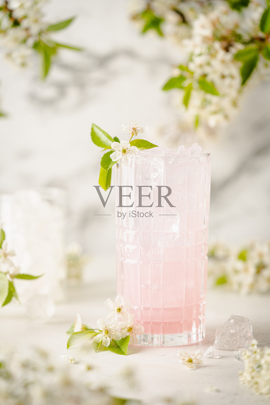 夏日清凉饮料。照片摄影图片