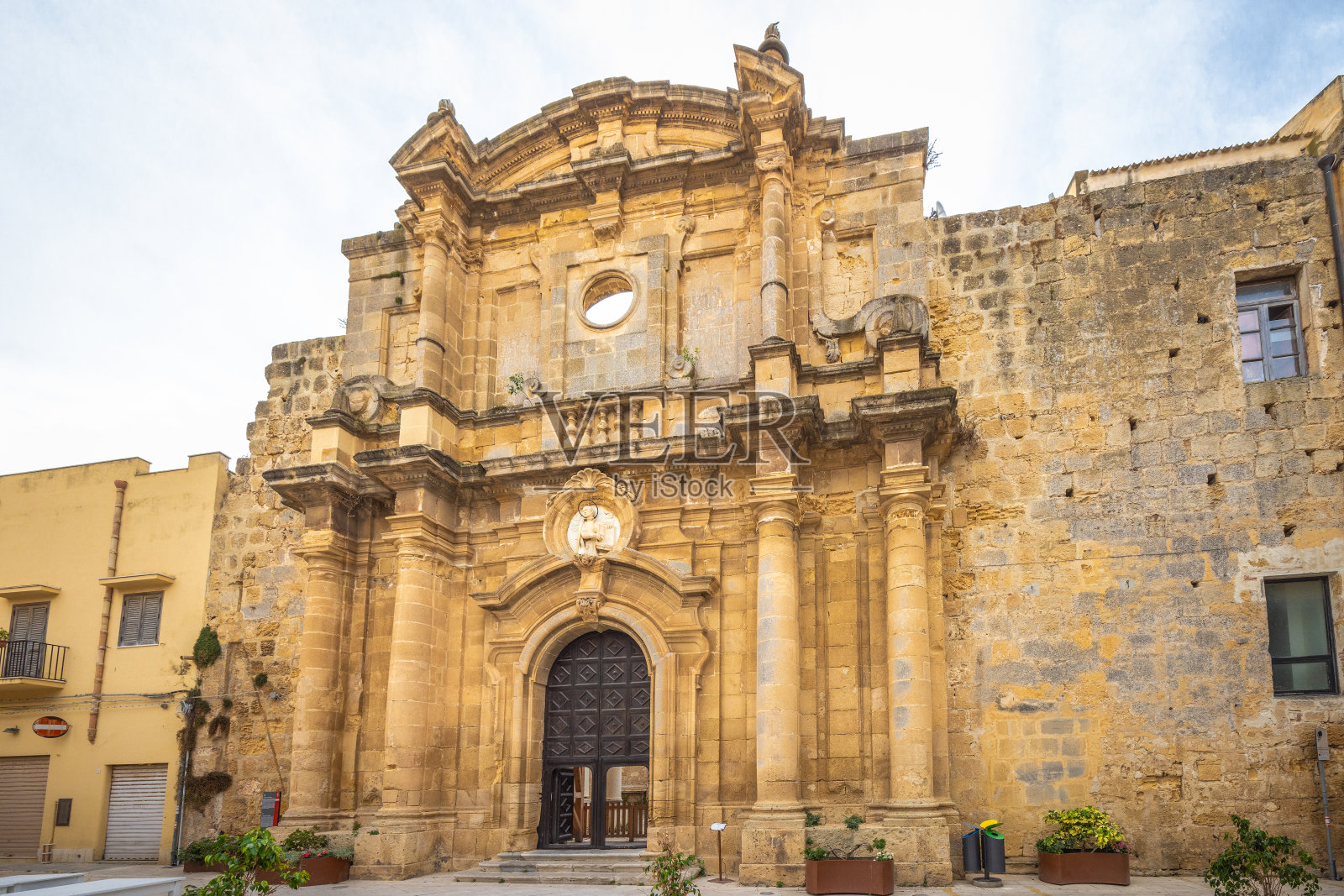 马扎拉德尔瓦洛的圣伊格纳齐奥教堂。照片摄影图片