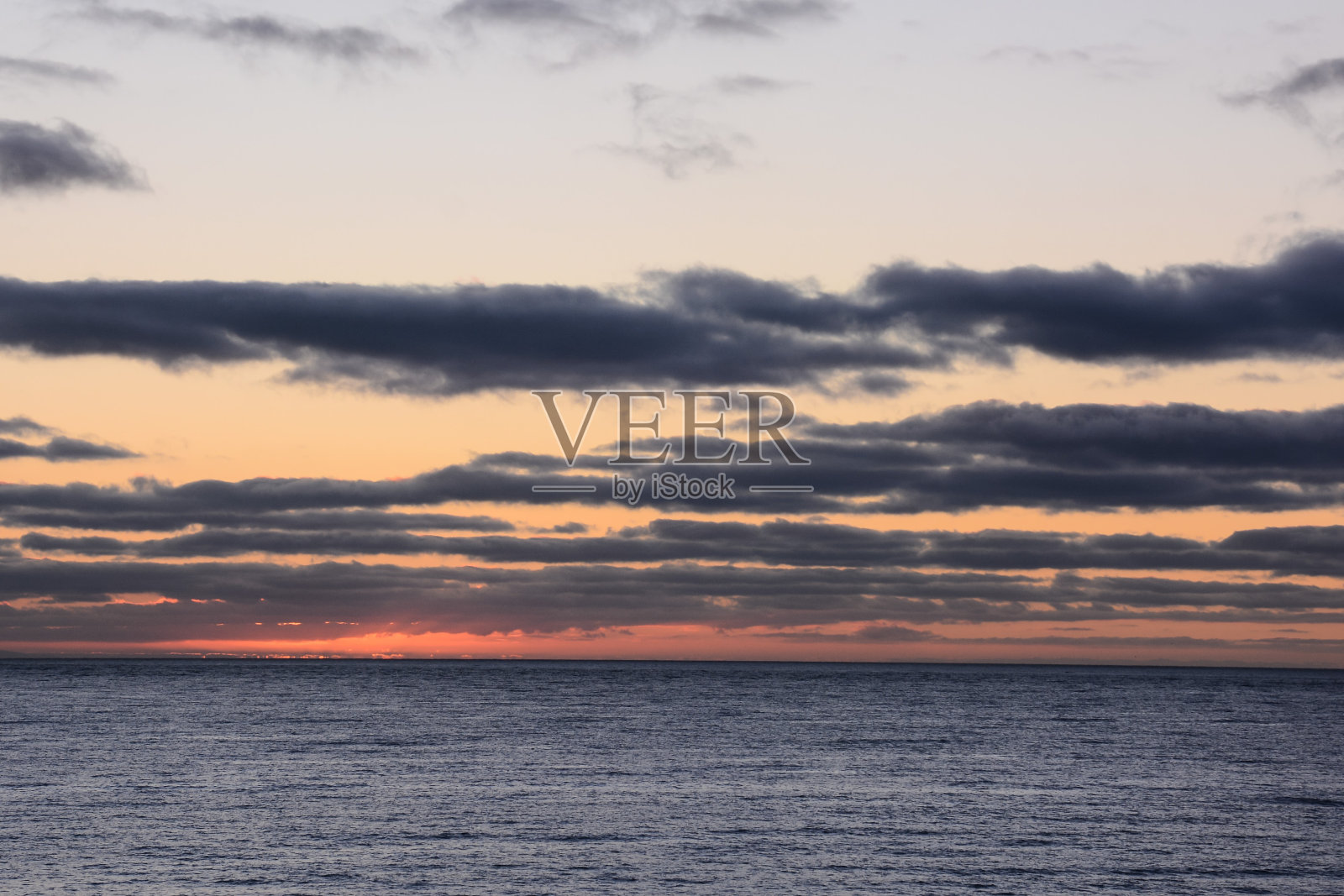 天空中的云照片摄影图片