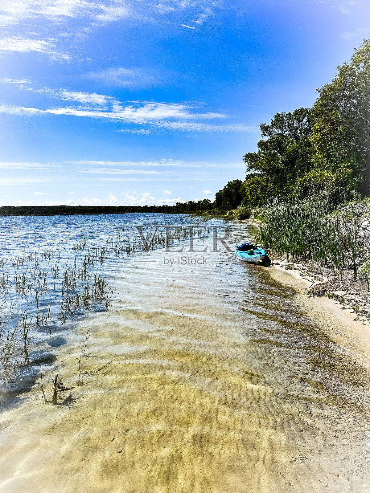 空无一人的海滩照片摄影图片