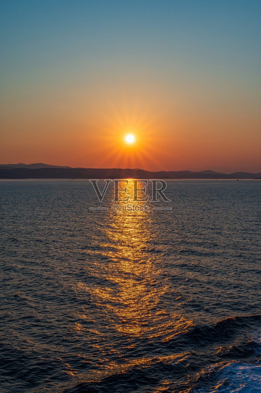 亚得里亚海。克罗地亚海岸壮观的日出照片摄影图片