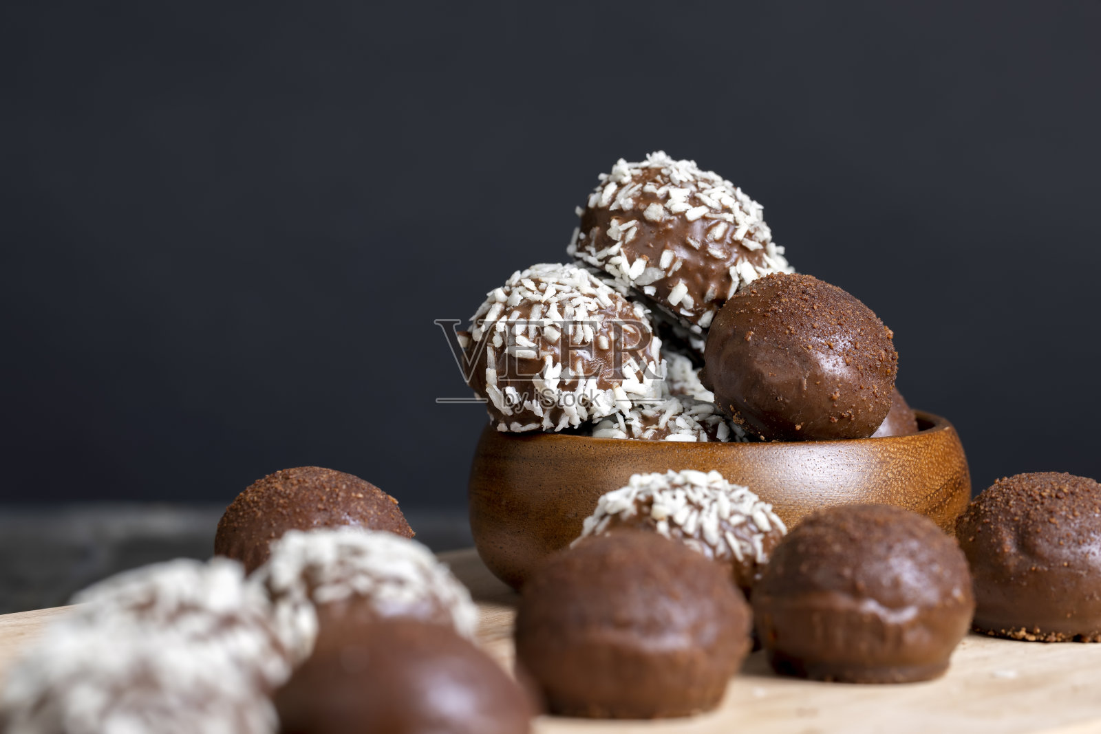 椰子甜馅巧克力照片摄影图片