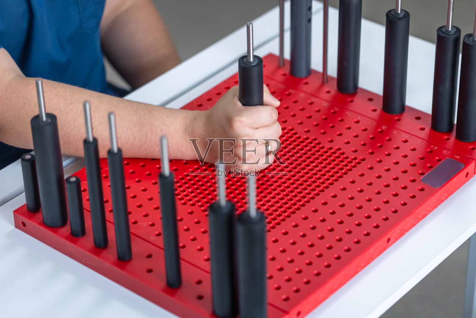 桡腕关节在手部功能板上运动的发展。照片摄影图片