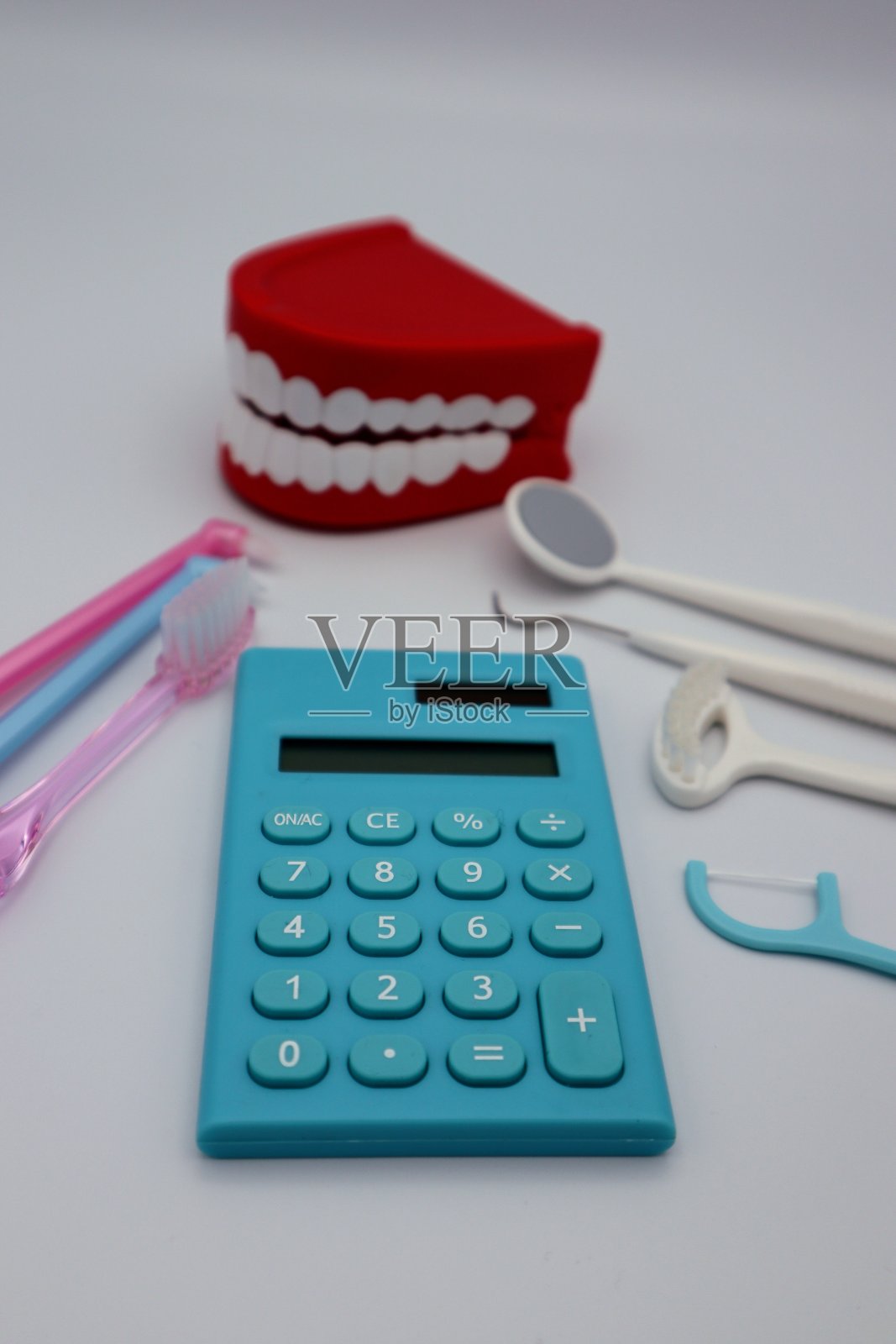 牙科治疗费用图片照片摄影图片