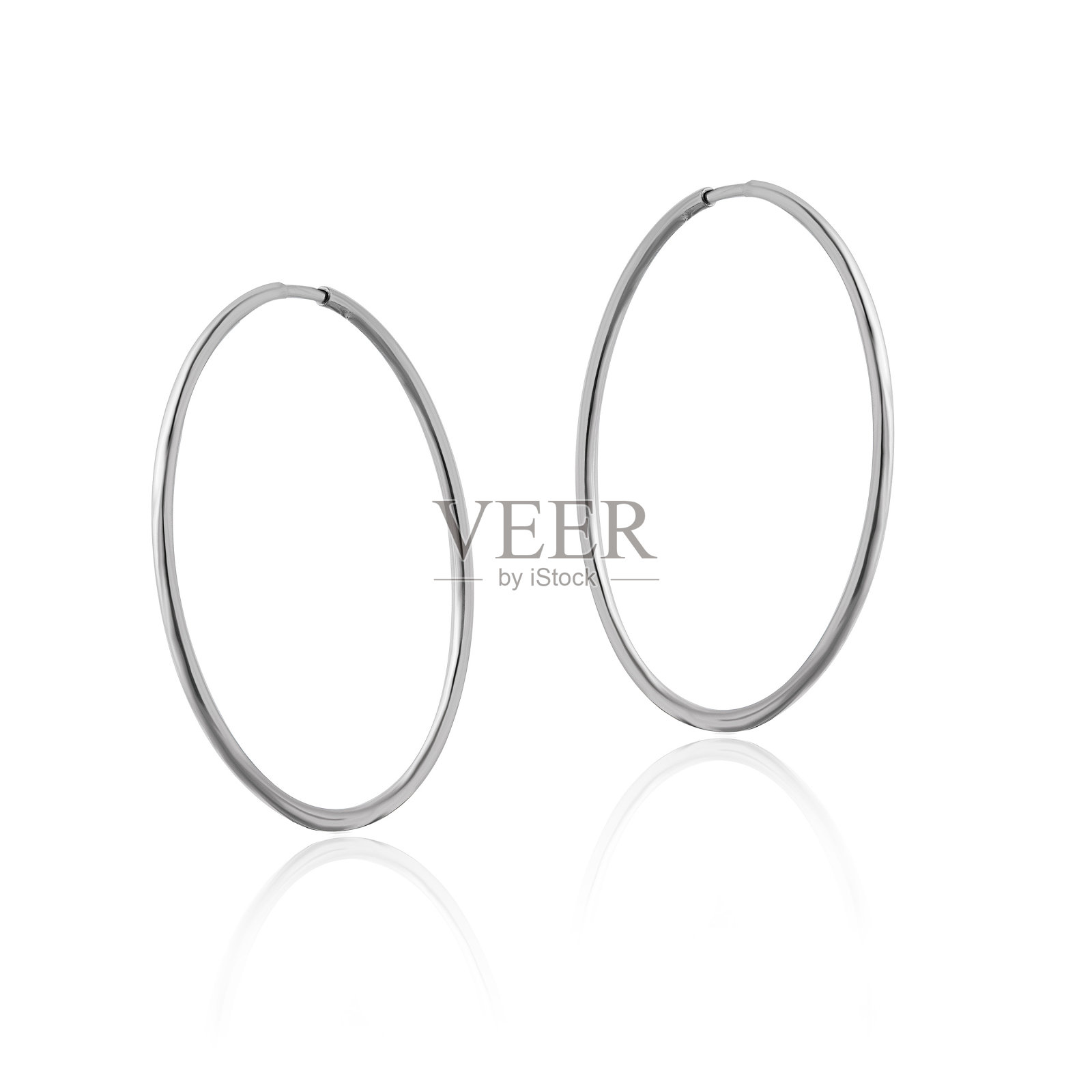 银质耳环照片摄影图片