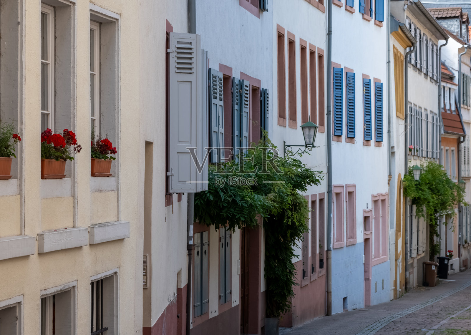 老城区的一条街照片摄影图片