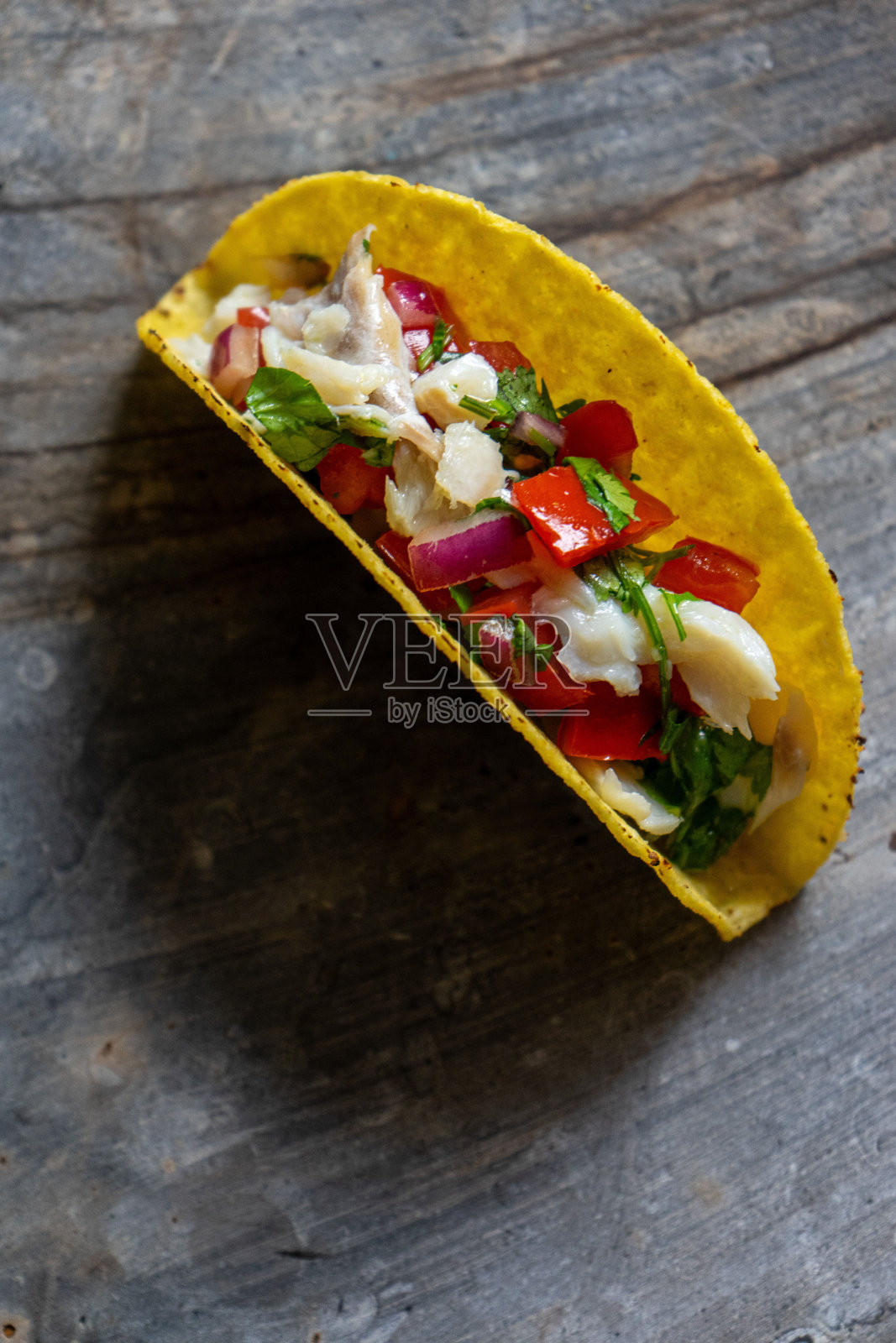 鳕鱼炸玉米饼照片摄影图片