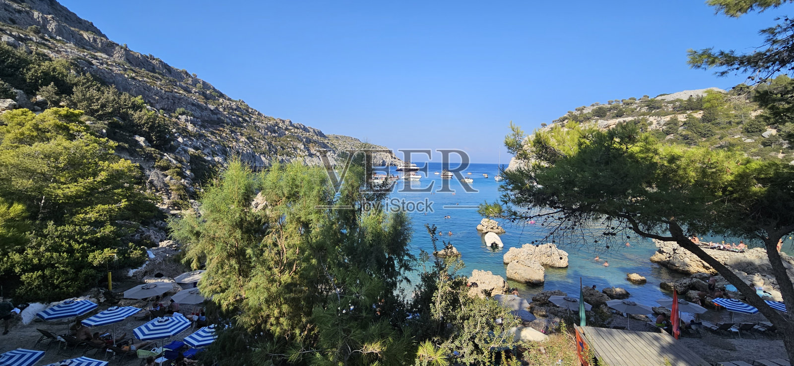 岩石间的海湾照片摄影图片