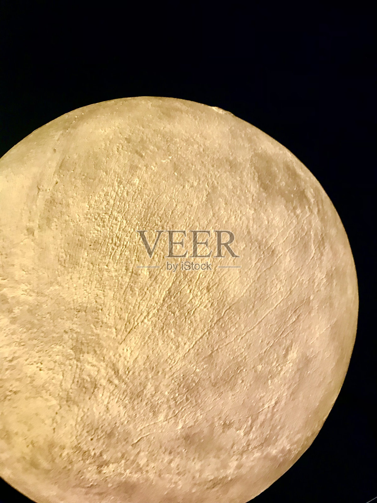 黑夜里的月亮照片摄影图片