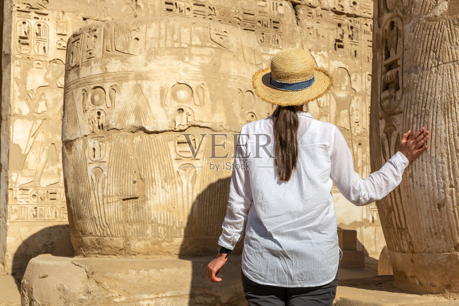 卢克索的麦迪内哈布神庙照片摄影图片