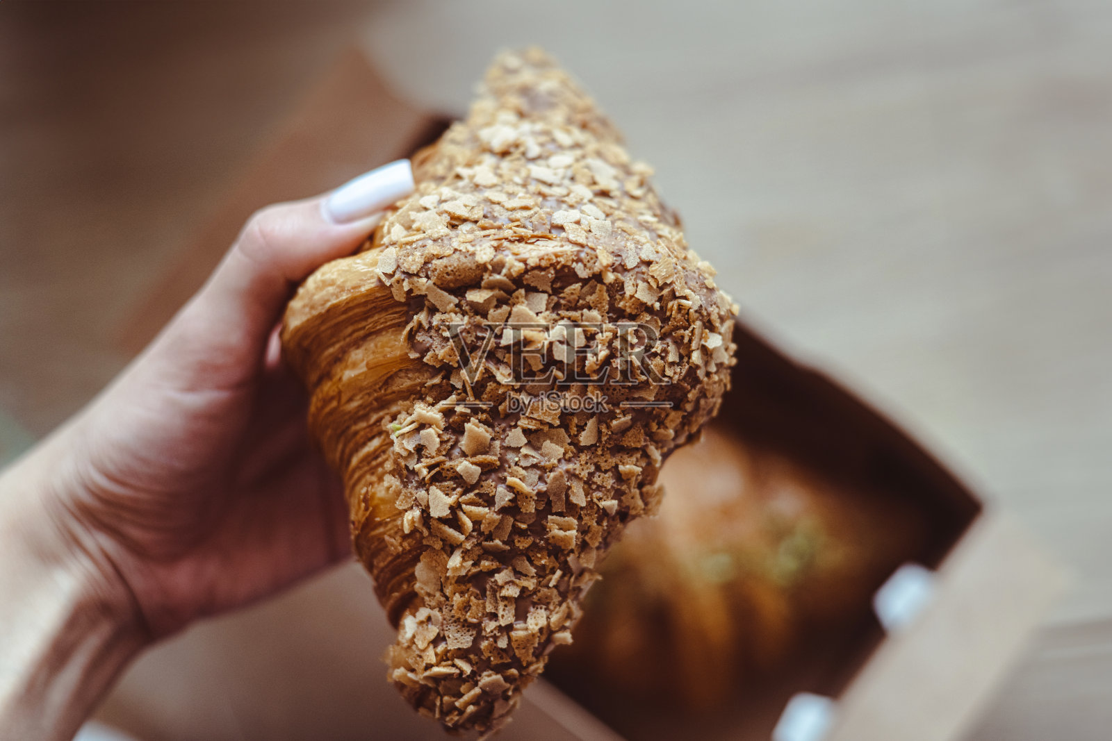 巧克力和香草牛角包照片摄影图片