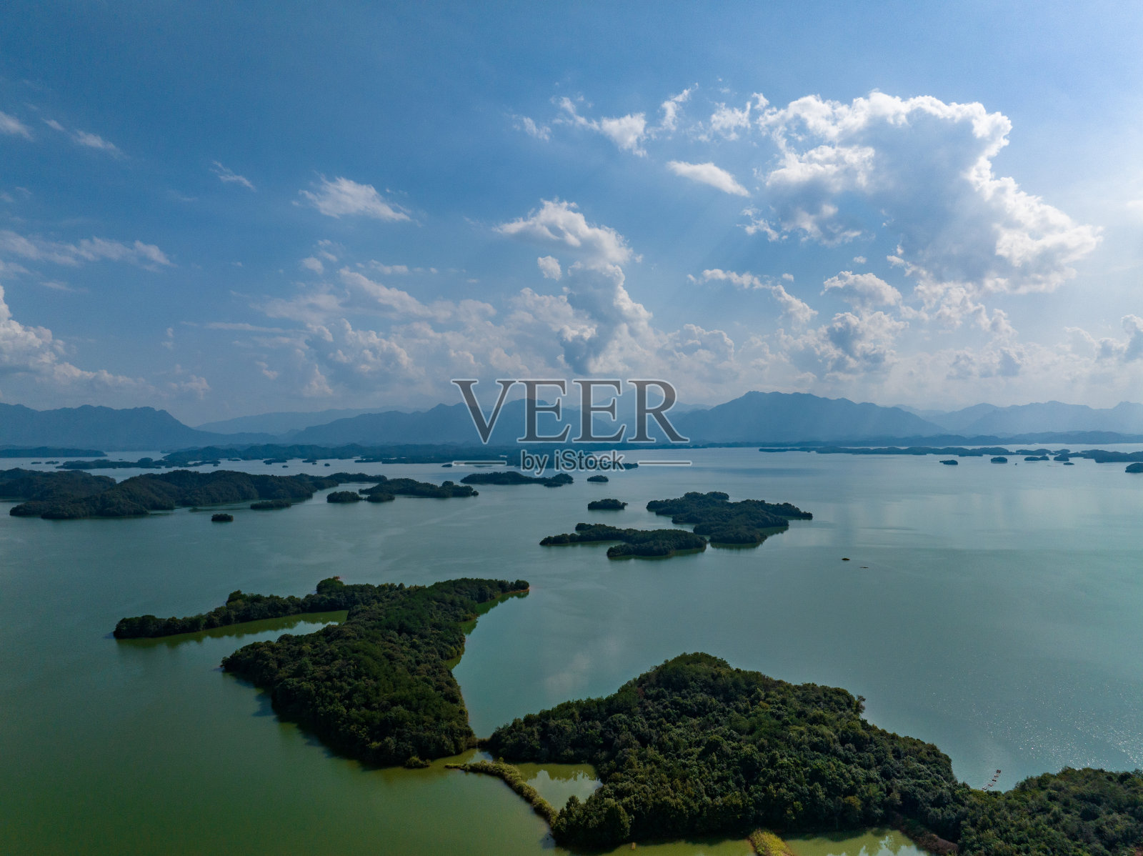 鸟瞰千岛湖美丽的自然风光照片摄影图片