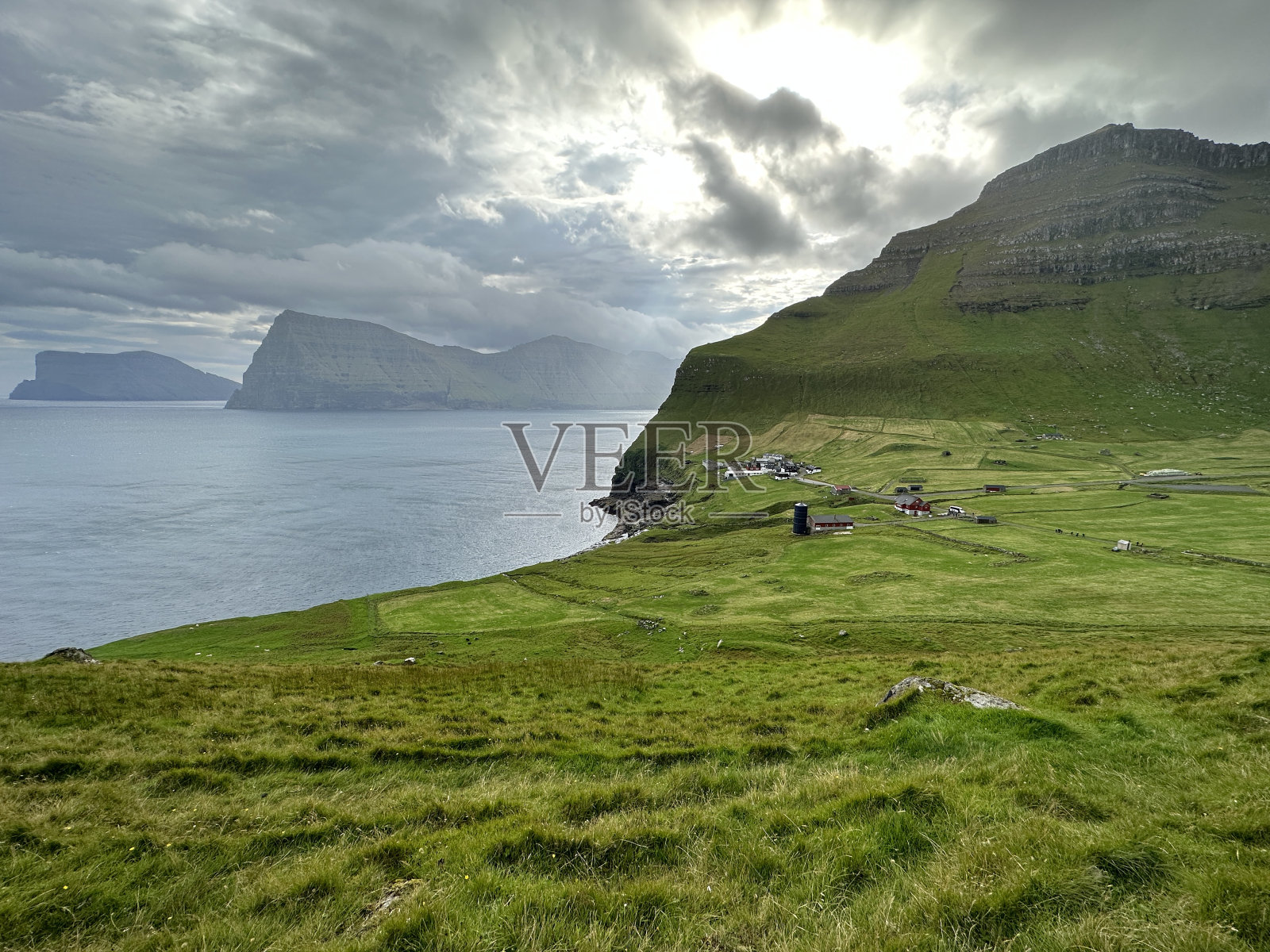 卡尔索伊岛上的Trøllanes村庄。法罗群岛照片摄影图片