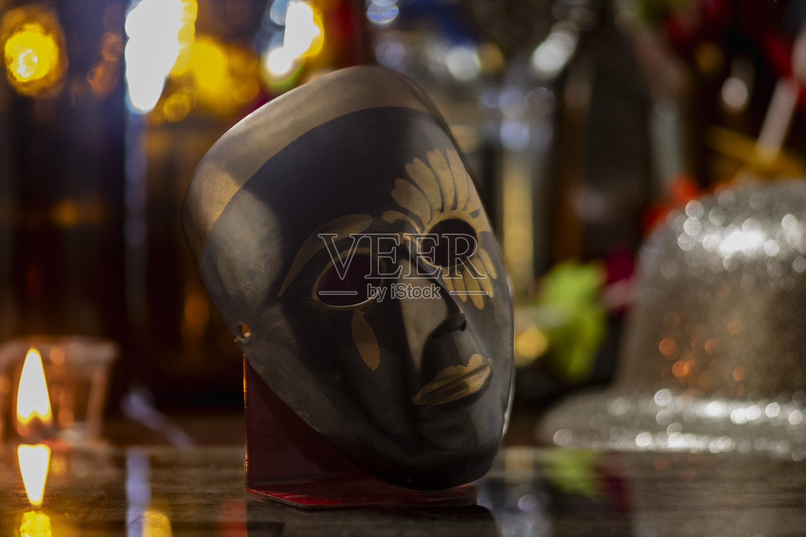 古董黄铜面具,戏剧性的戏剧面具照片摄影图片