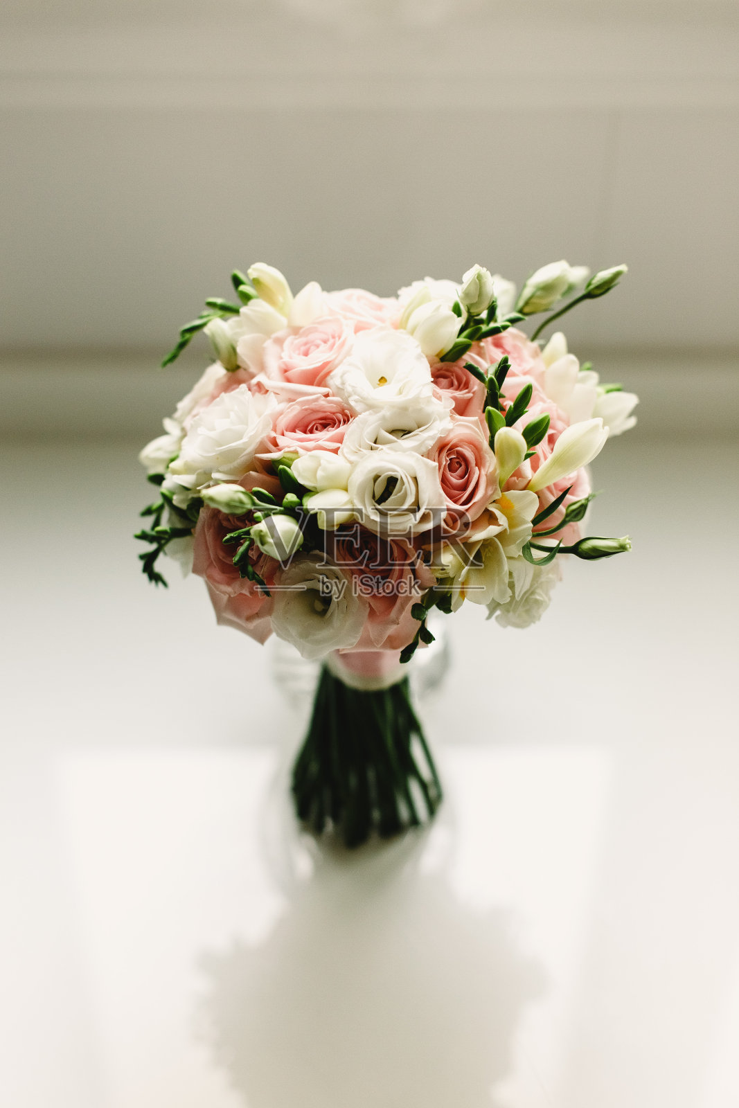 五颜六色的新娘花束照片摄影图片