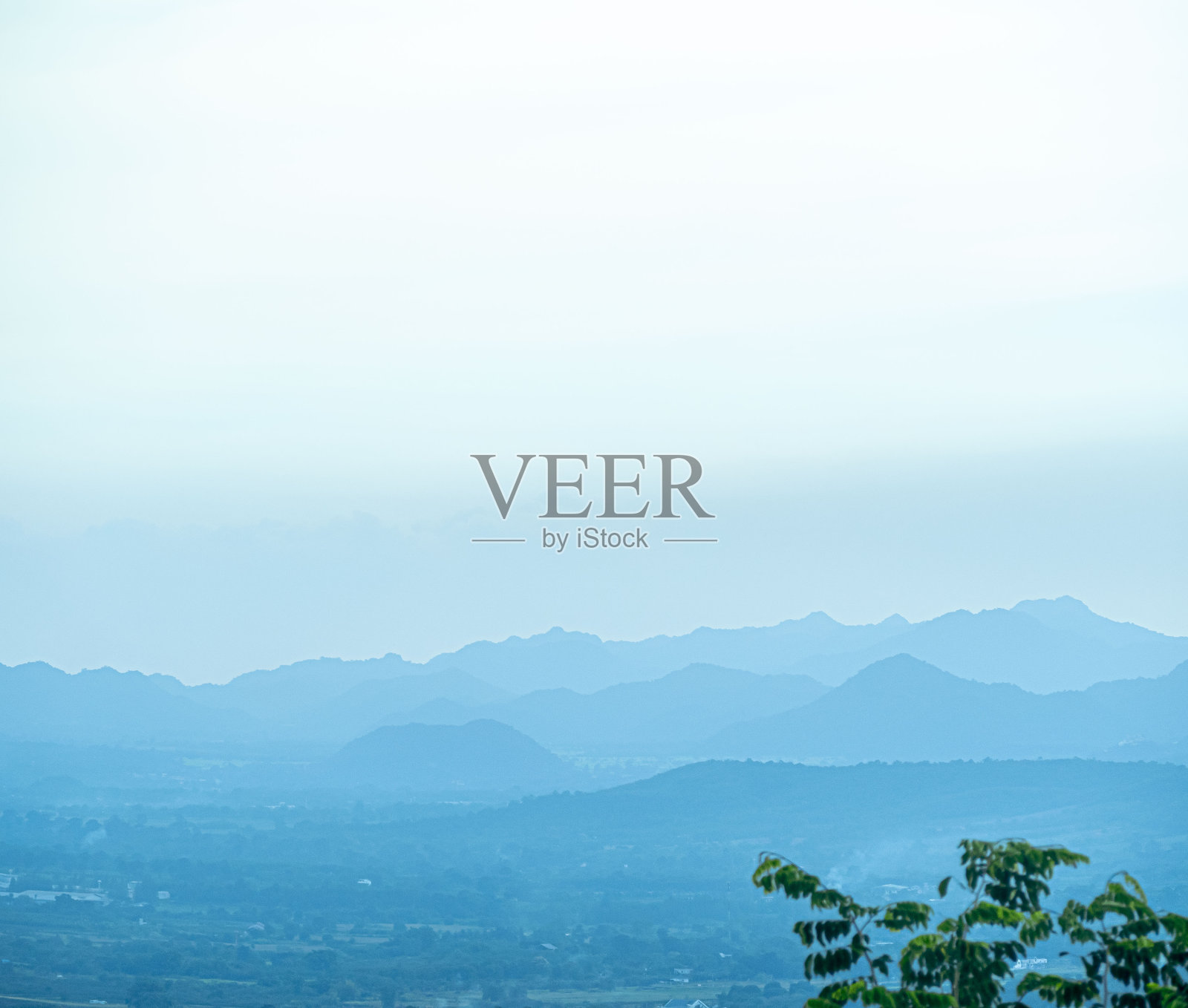 层层雄伟的蓝岭山脉揭开自然之美照片摄影图片