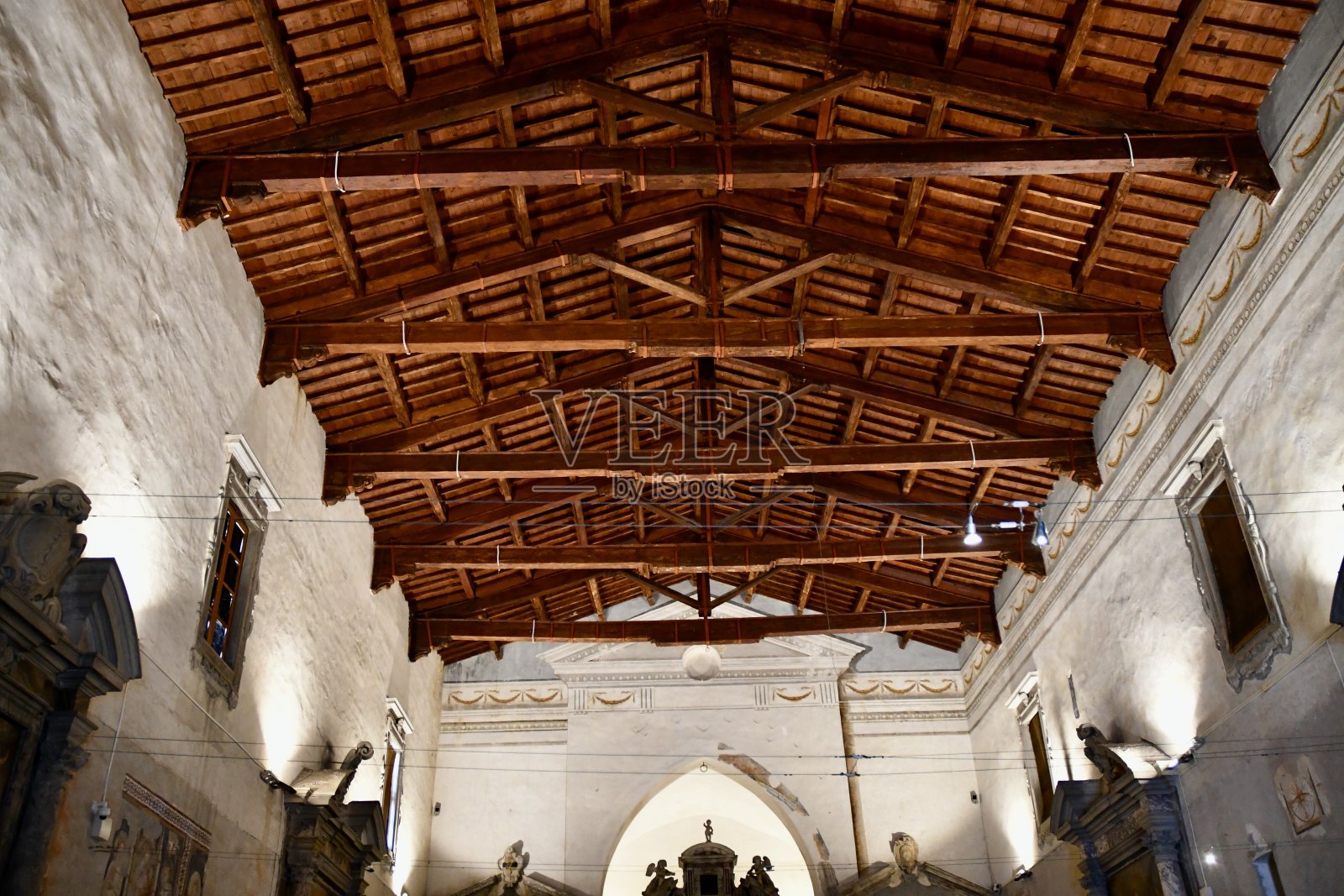 圣阿戈斯蒂诺·迪·彼得拉桑塔的前教堂和修道院的内部房间。卢卡照片摄影图片