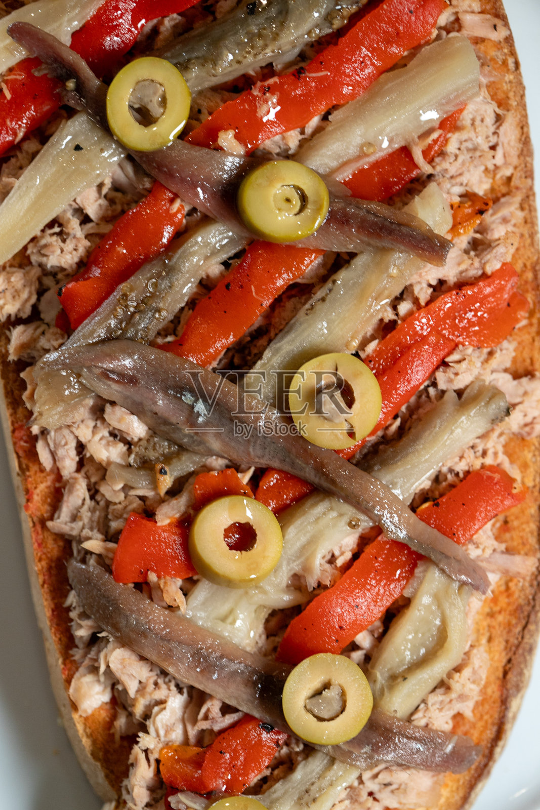 现代和经典的小吃。照片摄影图片